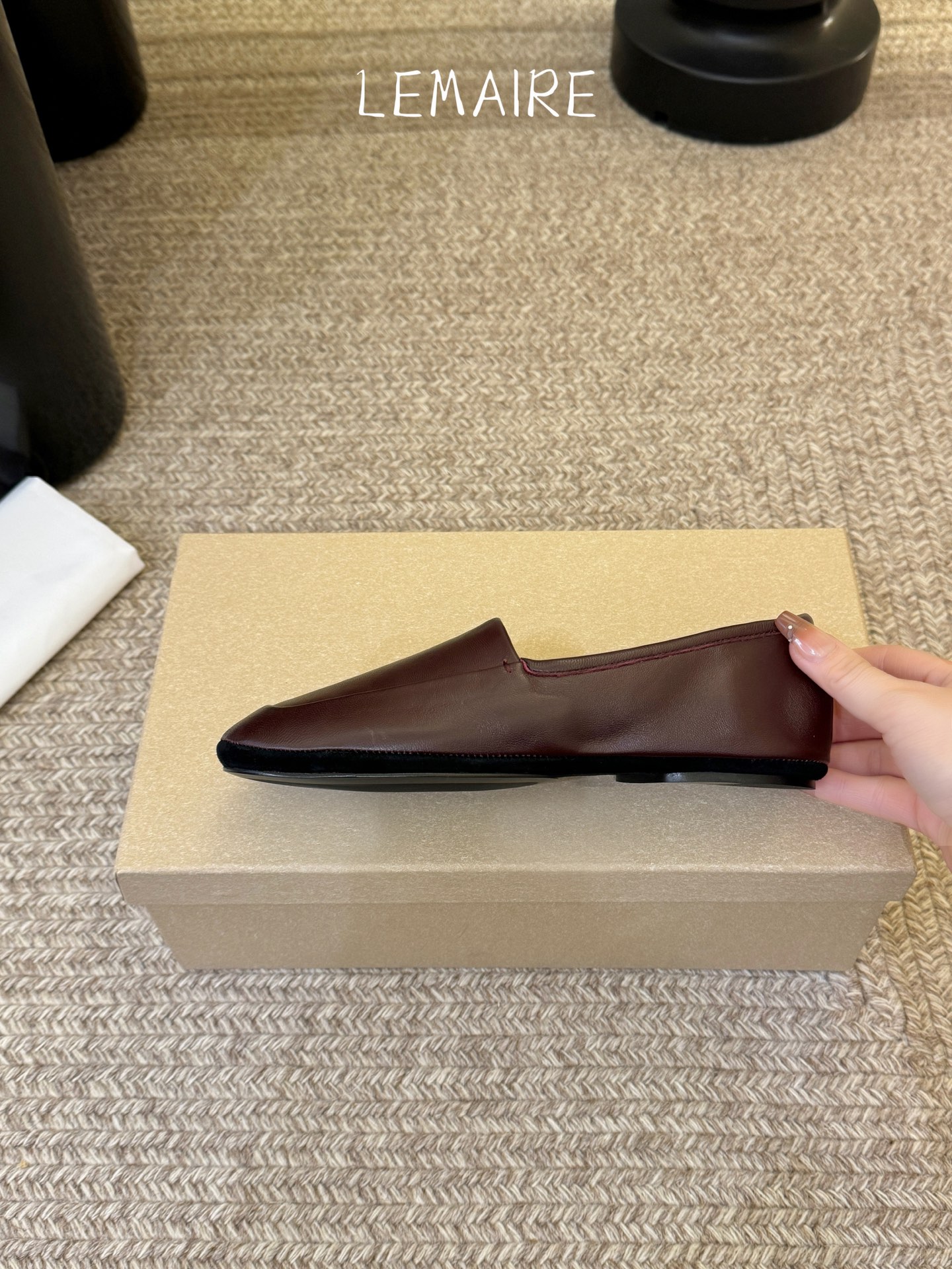 Lemaire 2026春夏新款 方头 平底 一脚蹬 乐福鞋​​Lemaire奶黄色乐福鞋，简约大方，方