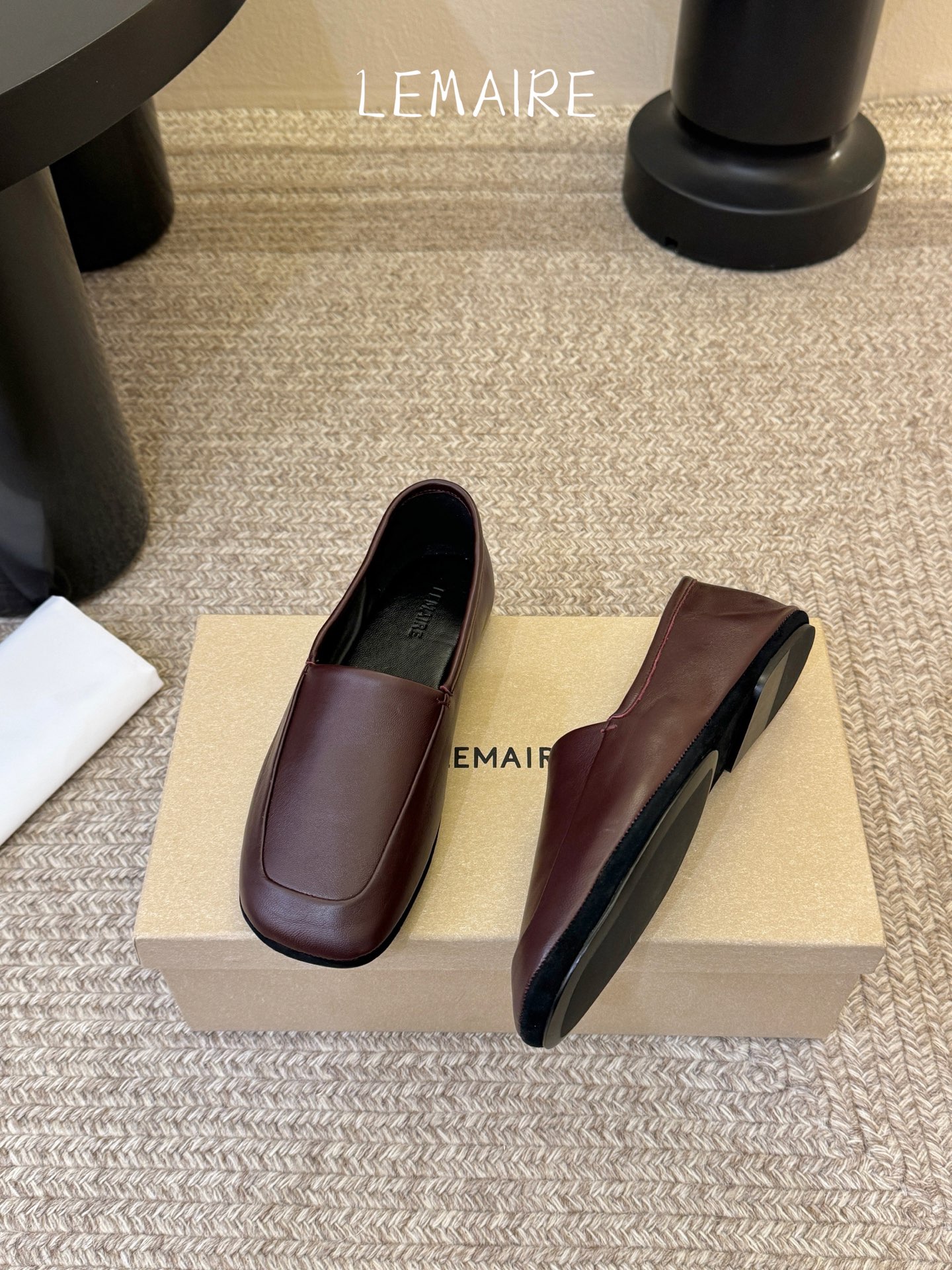 Lemaire 2026春夏新款 方头 平底 一脚蹬 乐福鞋​​Lemaire奶黄色乐福鞋，简约大方，方