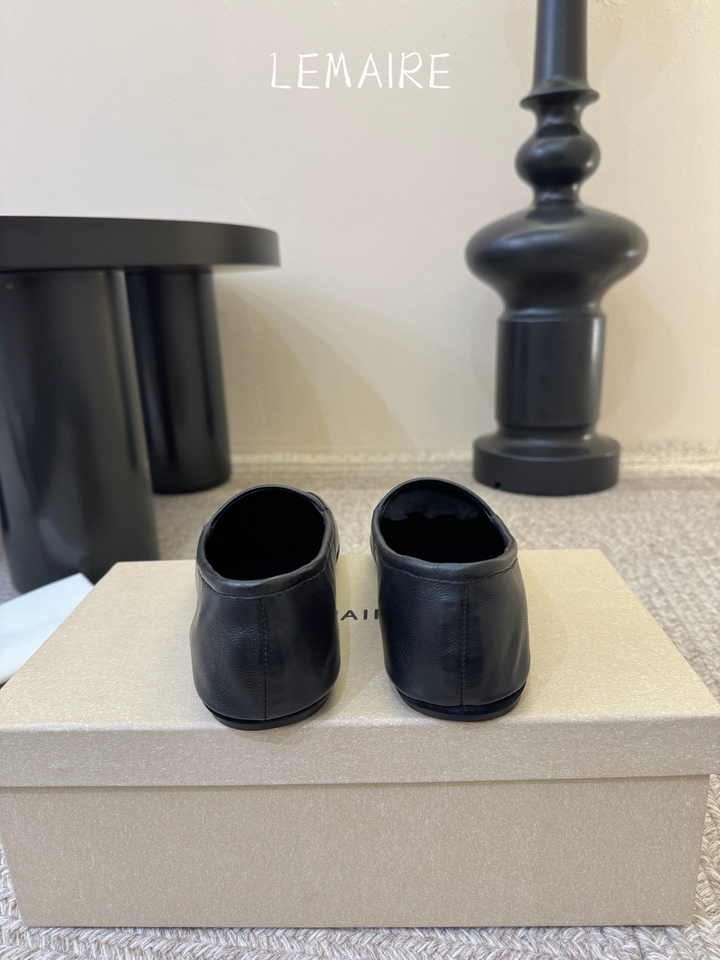 Lemaire 2026春夏新款 方头 平底 一脚蹬 乐福鞋​​Lemaire奶黄色乐福鞋，简约大方，方