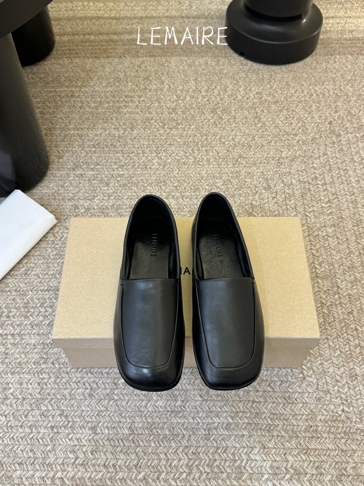 Lemaire 2026春夏新款 方头 平底 一脚蹬 乐福鞋​​Lemaire奶黄色乐福鞋，简约大方，方