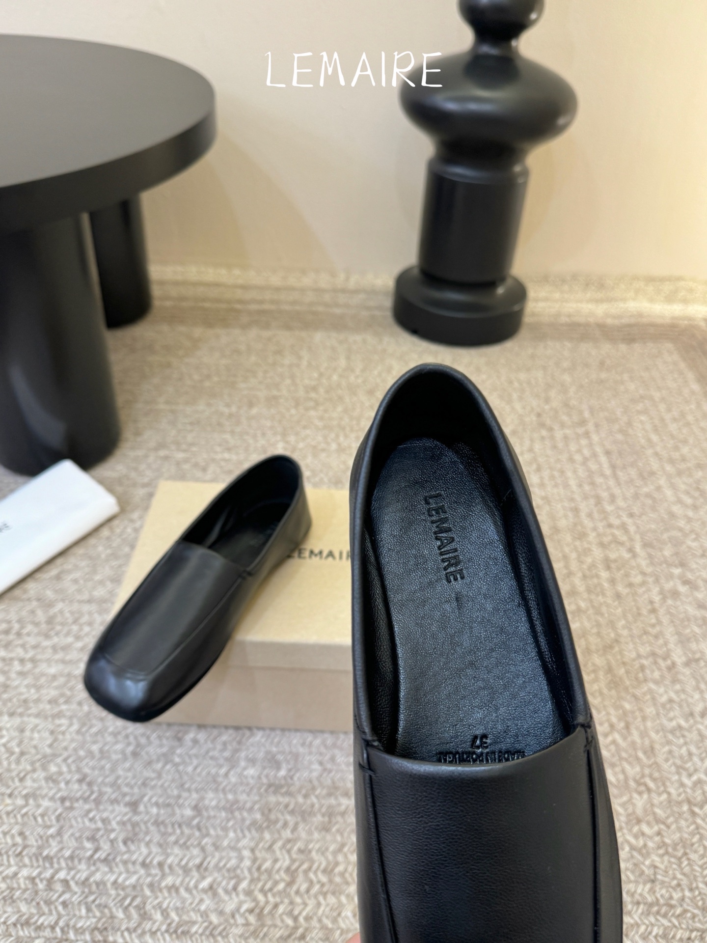 Lemaire 2026春夏新款 方头 平底 一脚蹬 乐福鞋​​Lemaire奶黄色乐福鞋，简约大方，方