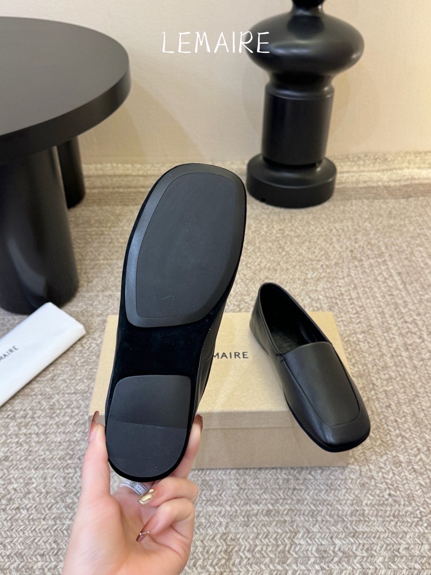 Lemaire 2026春夏新款 方头 平底 一脚蹬 乐福鞋​​Lemaire奶黄色乐福鞋，简约大方，方