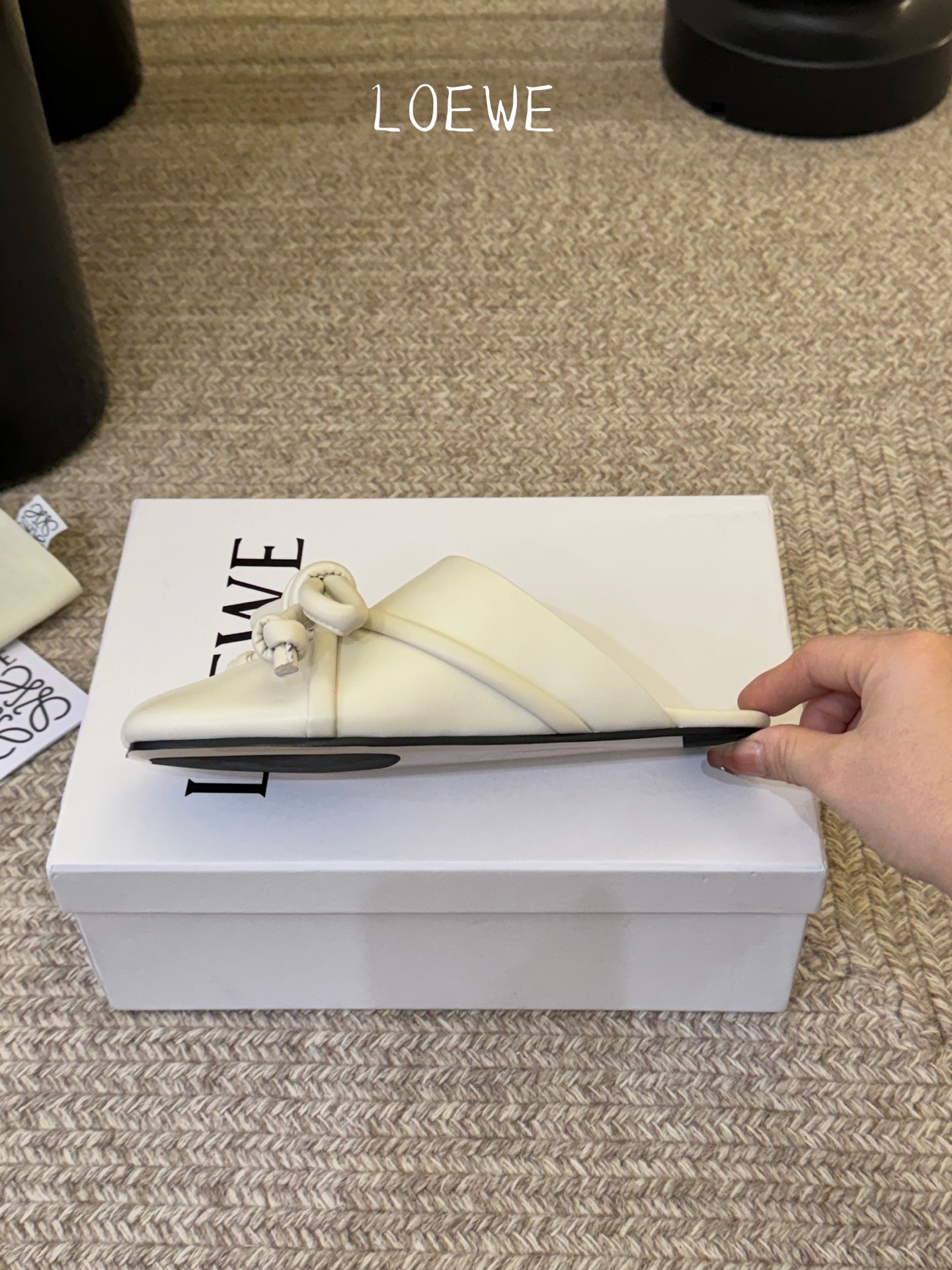 Loewe｜罗意威𝟐𝟎𝟐6𝐒𝐒 春夏新品凉拖本季单品超级有意思❗️全网都火爆了，上脚超nice😌今年时髦