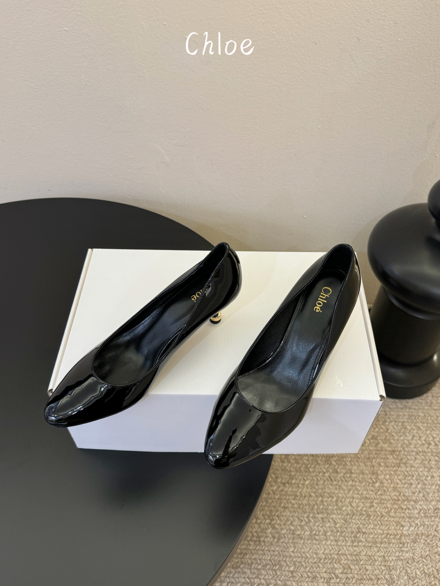 Chloe克洛伊•26春夏新品6cm高跟单鞋！最新系列单鞋純手工製作的金屬logo裝飾獨特風格更顯品牌魅