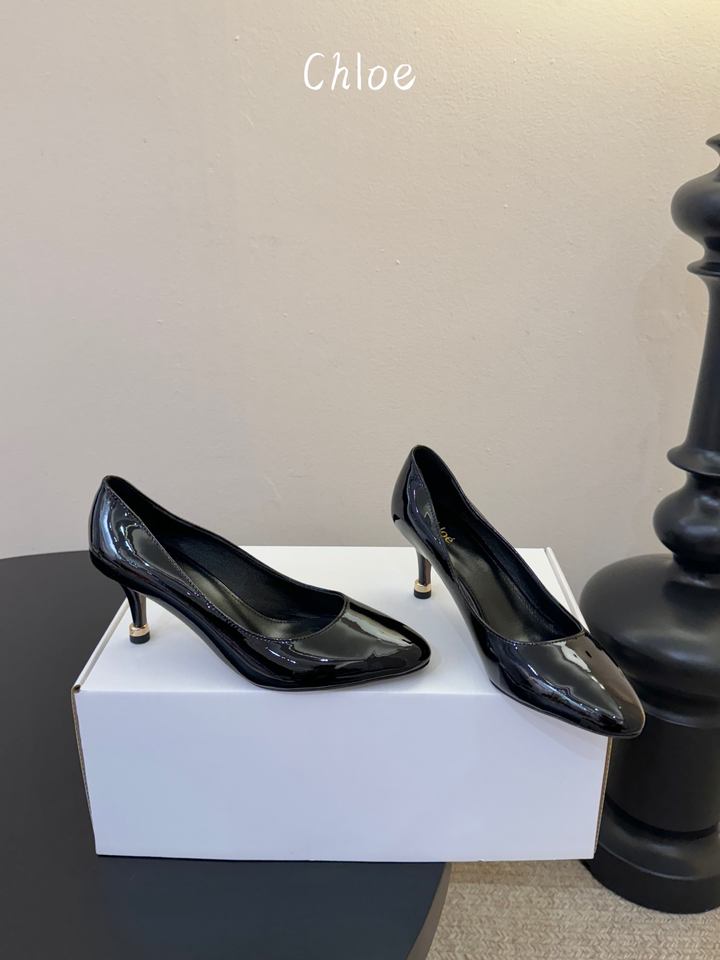 Chloe克洛伊•26春夏新品6cm高跟单鞋！最新系列单鞋純手工製作的金屬logo裝飾獨特風格更顯品牌魅