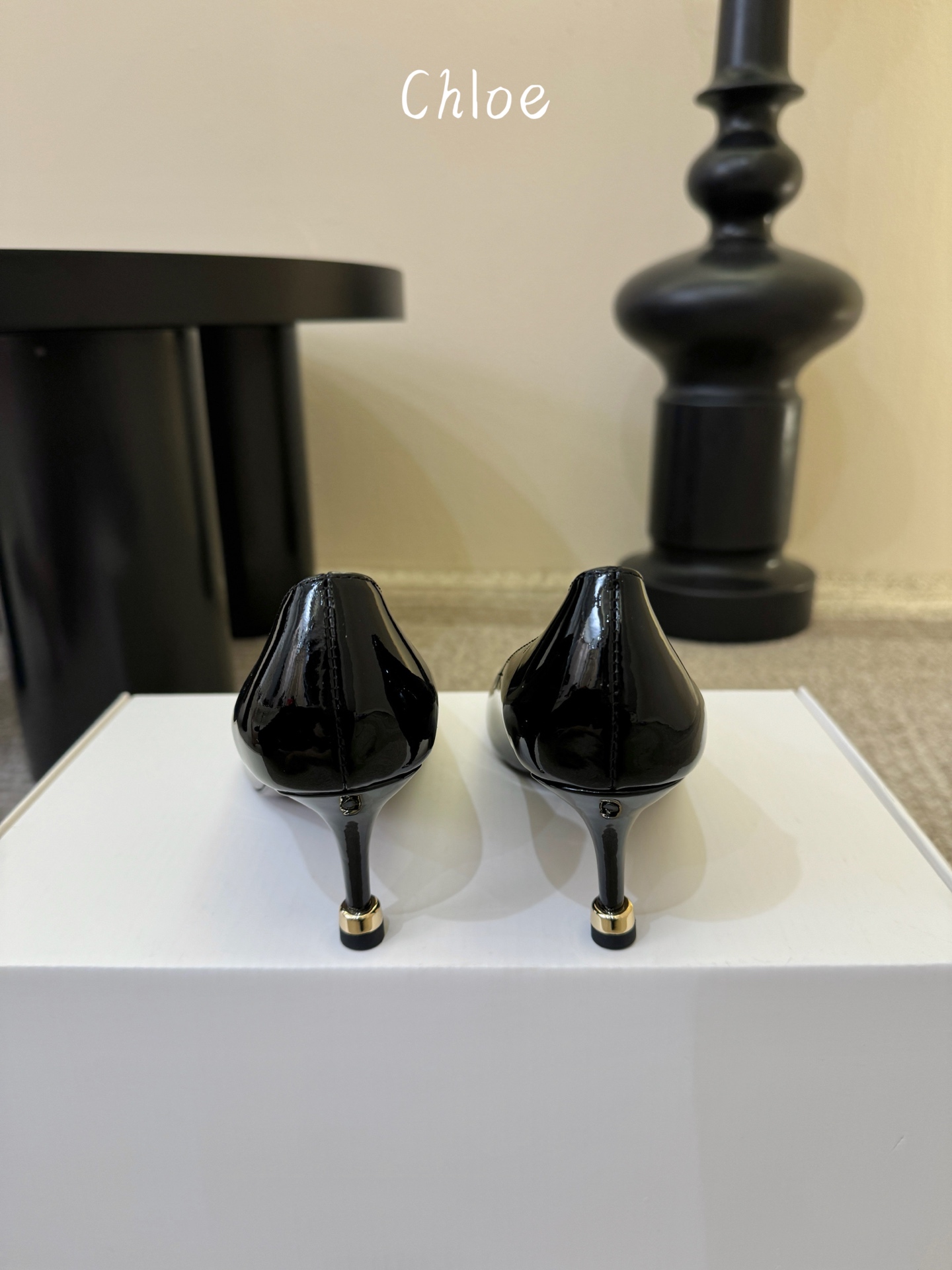 Chloe克洛伊•26春夏新品6cm高跟单鞋！最新系列单鞋純手工製作的金屬logo裝飾獨特風格更顯品牌魅