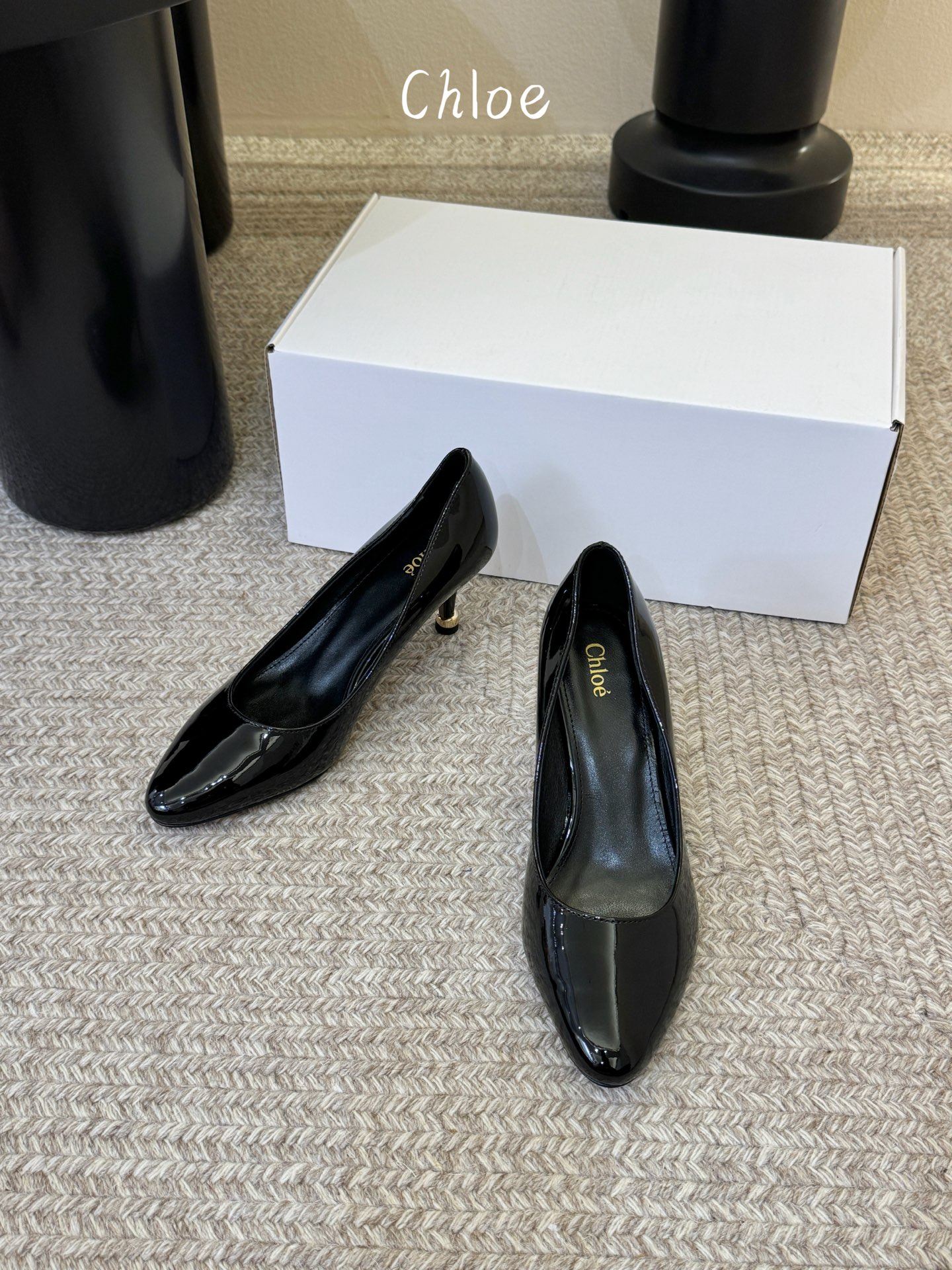 Chloe克洛伊•26春夏新品6cm高跟单鞋！最新系列单鞋純手工製作的金屬logo裝飾獨特風格更顯品牌魅