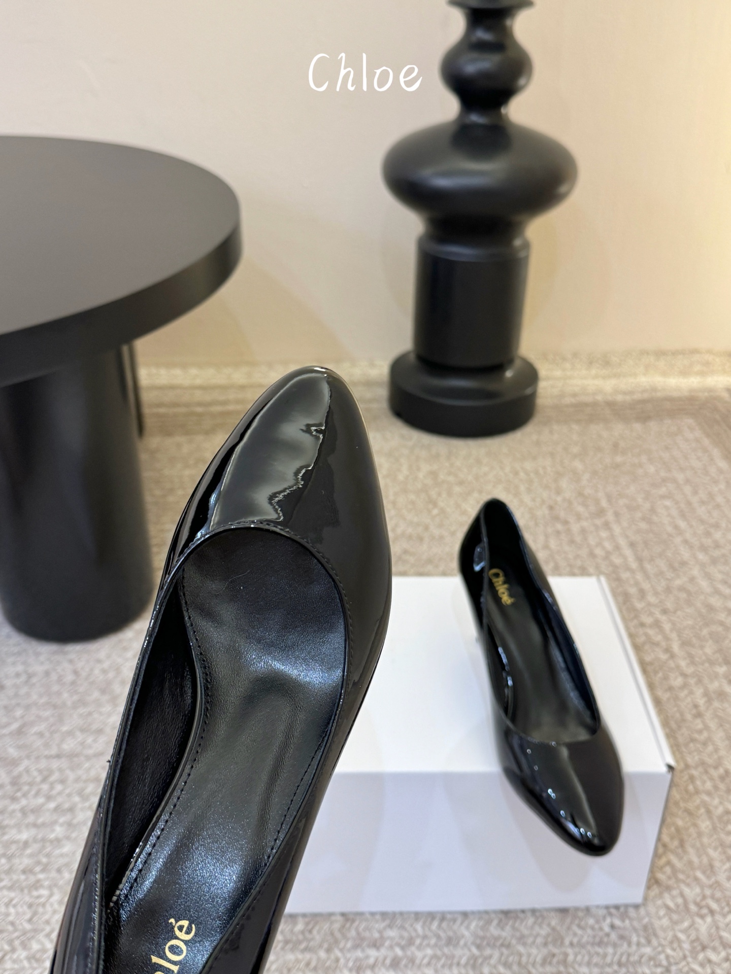 Chloe克洛伊•26春夏新品6cm高跟单鞋！最新系列单鞋純手工製作的金屬logo裝飾獨特風格更顯品牌魅