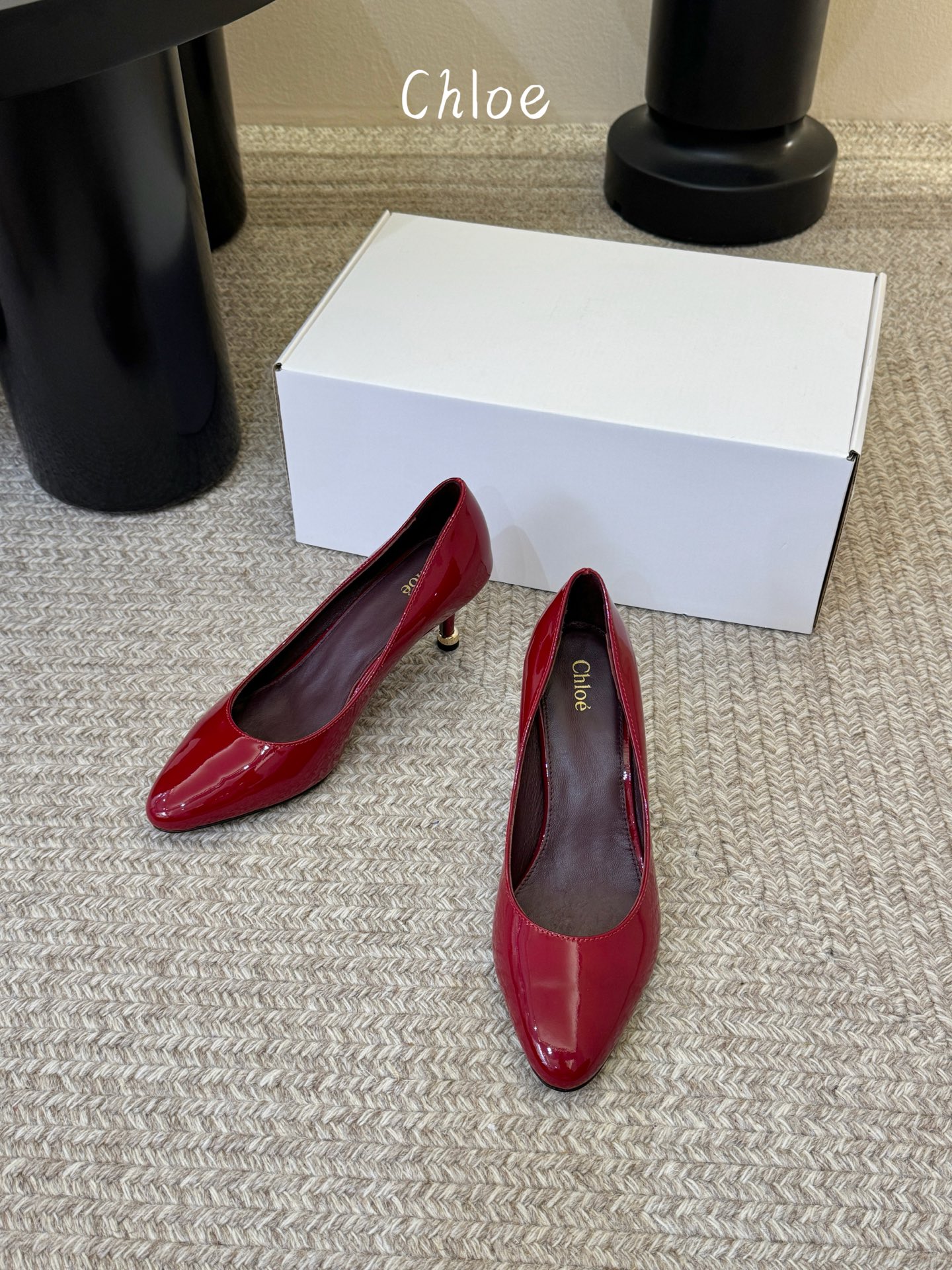 Chloe克洛伊•26春夏新品6cm高跟单鞋！最新系列单鞋純手工製作的金屬logo裝飾獨特風格更顯品牌魅