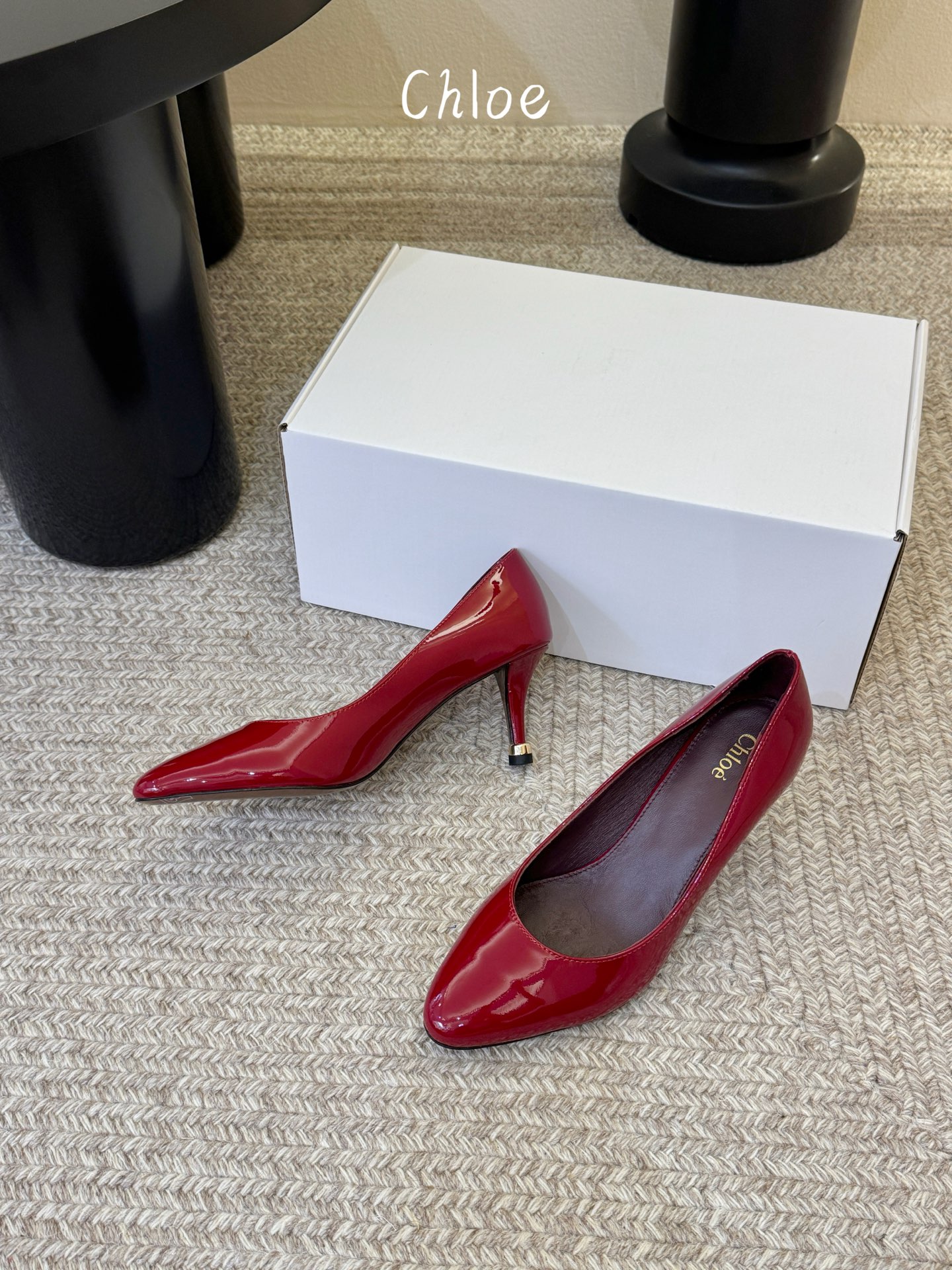 Chloe克洛伊•26春夏新品6cm高跟单鞋！最新系列单鞋純手工製作的金屬logo裝飾獨特風格更顯品牌魅