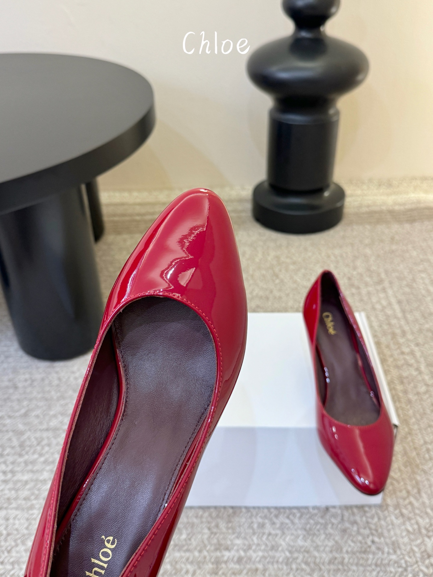 Chloe克洛伊•26春夏新品6cm高跟单鞋！最新系列单鞋純手工製作的金屬logo裝飾獨特風格更顯品牌魅