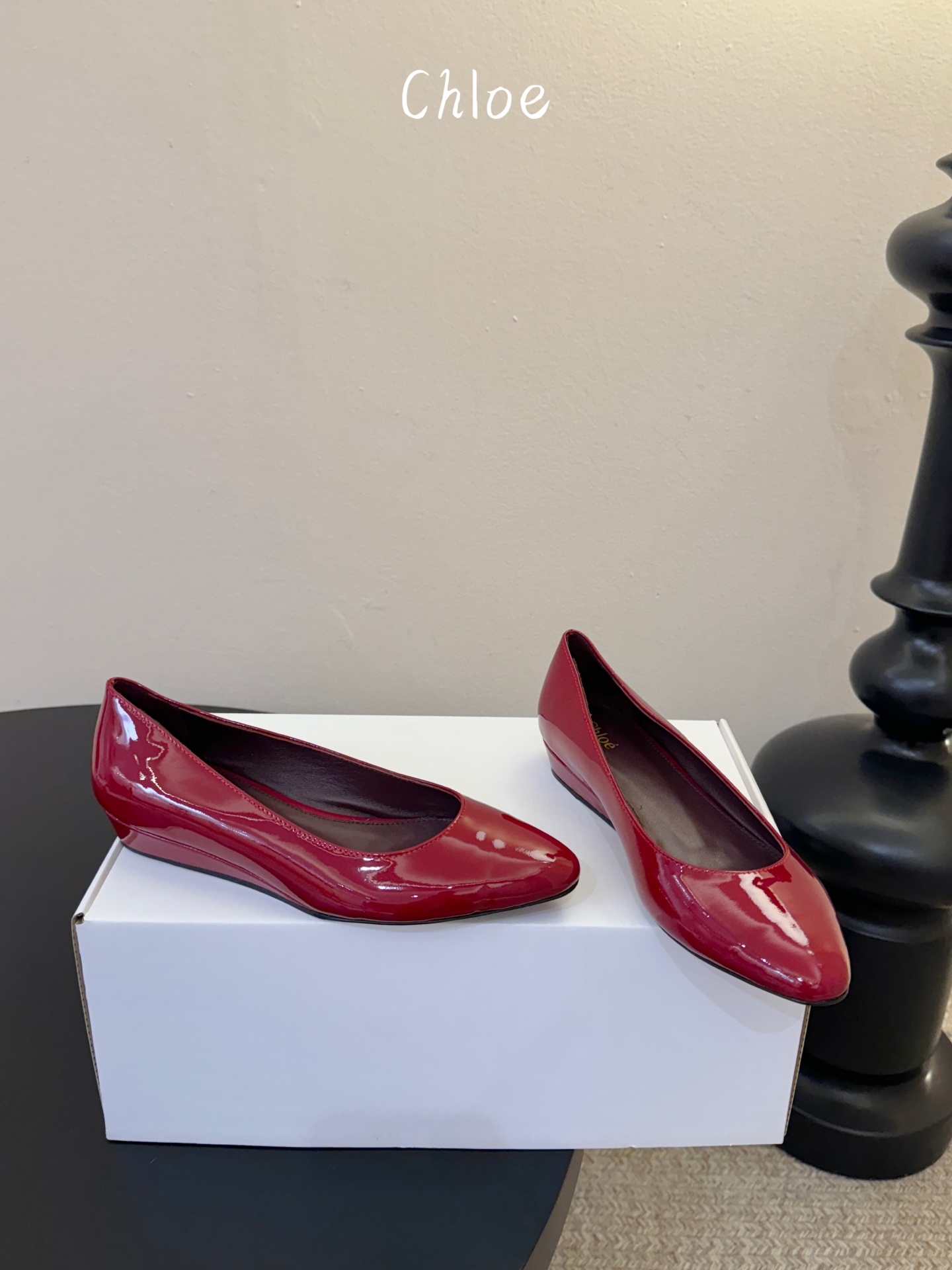 Chloe克洛伊•26春夏新品小坡跟单鞋！最新系列单鞋純手工製作的金屬logo裝飾獨特風格更顯品牌魅力小