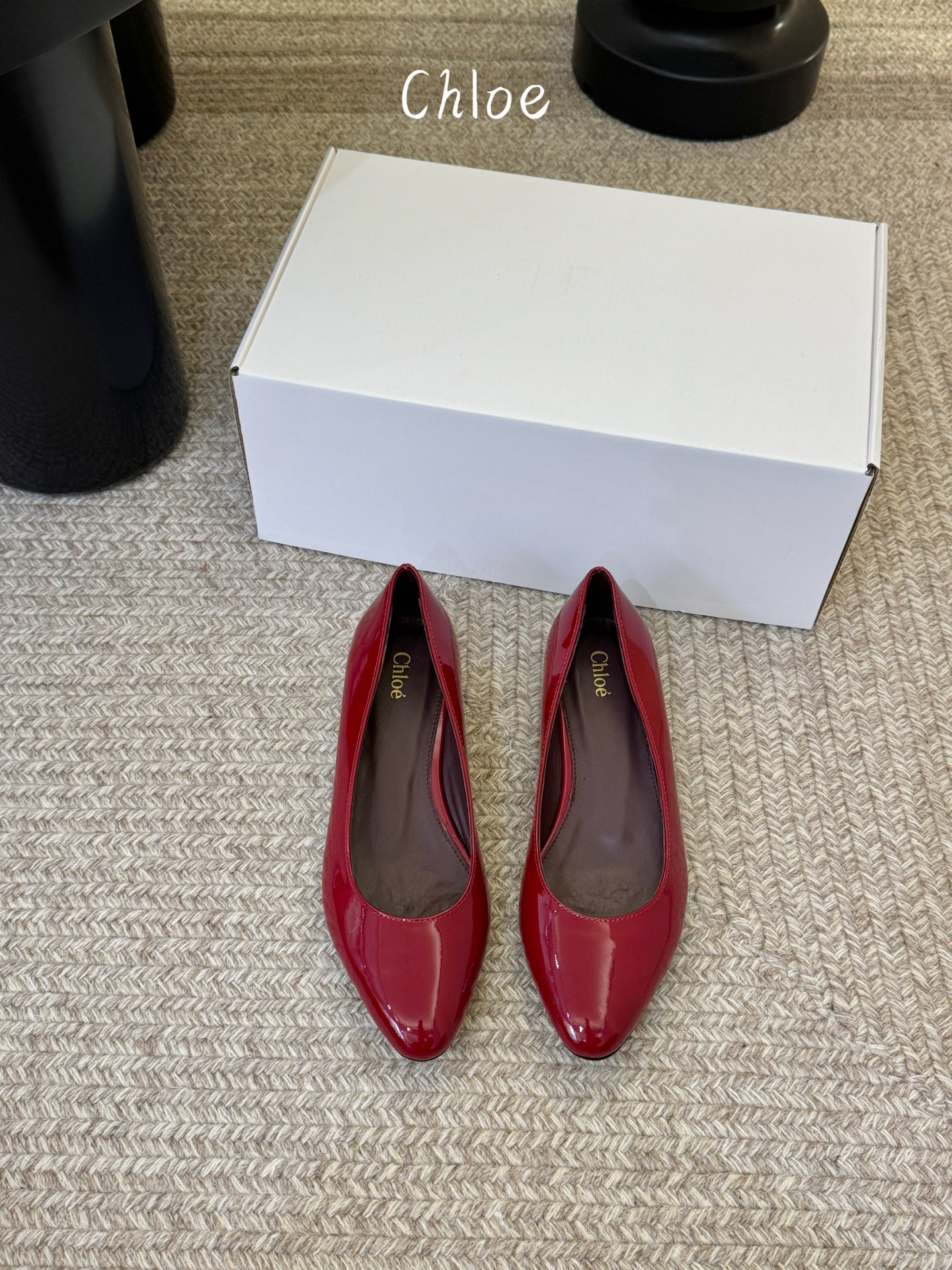 Chloe克洛伊•26春夏新品小坡跟单鞋！最新系列单鞋純手工製作的金屬logo裝飾獨特風格更顯品牌魅力小