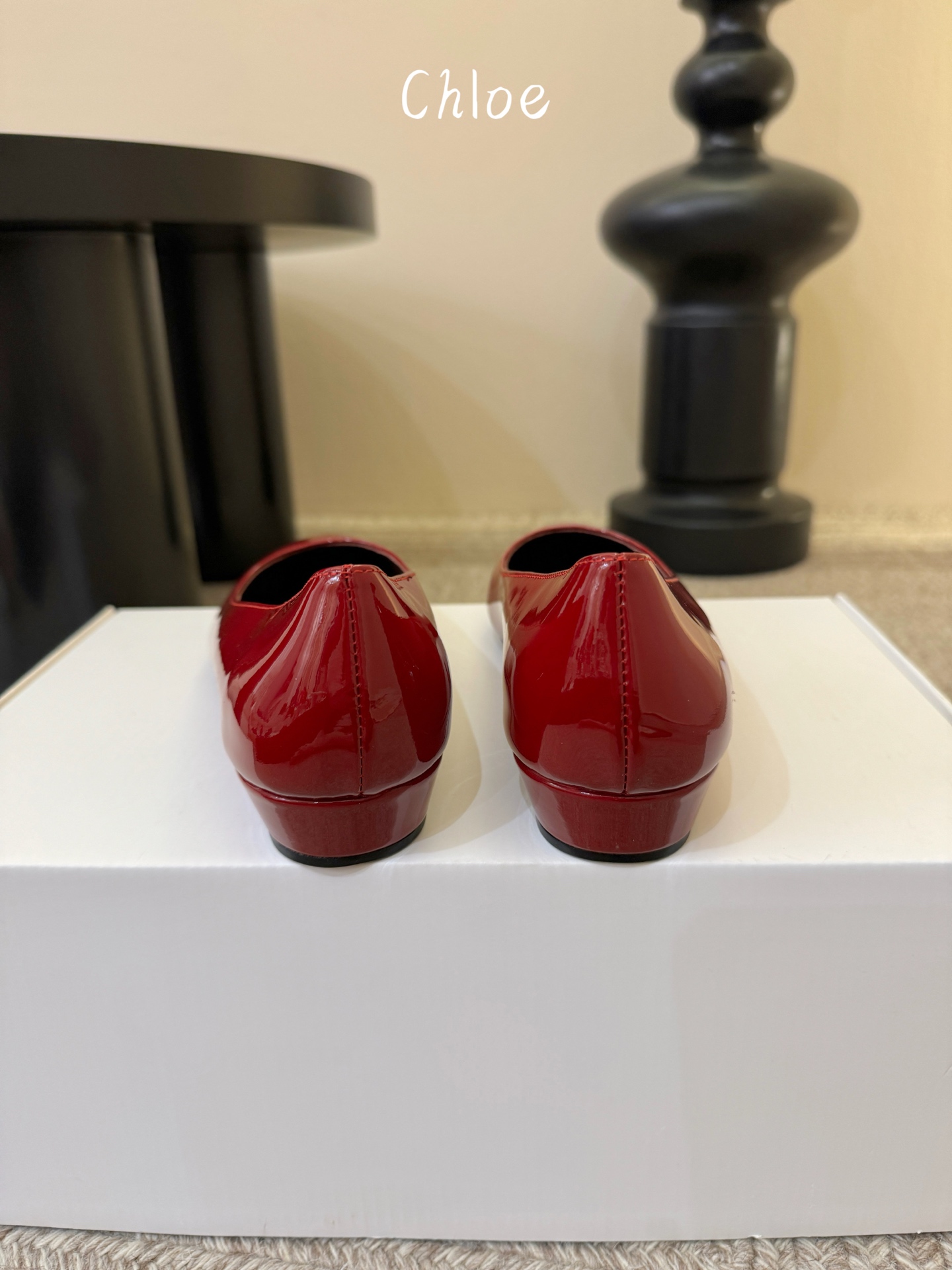 Chloe克洛伊•26春夏新品小坡跟单鞋！最新系列单鞋純手工製作的金屬logo裝飾獨特風格更顯品牌魅力小