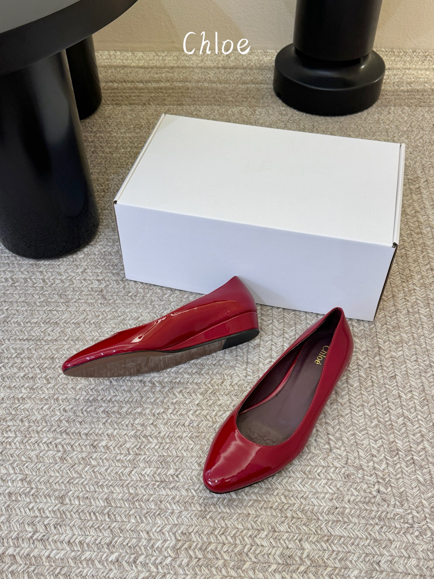 Chloe克洛伊•26春夏新品小坡跟单鞋！最新系列单鞋純手工製作的金屬logo裝飾獨特風格更顯品牌魅力小