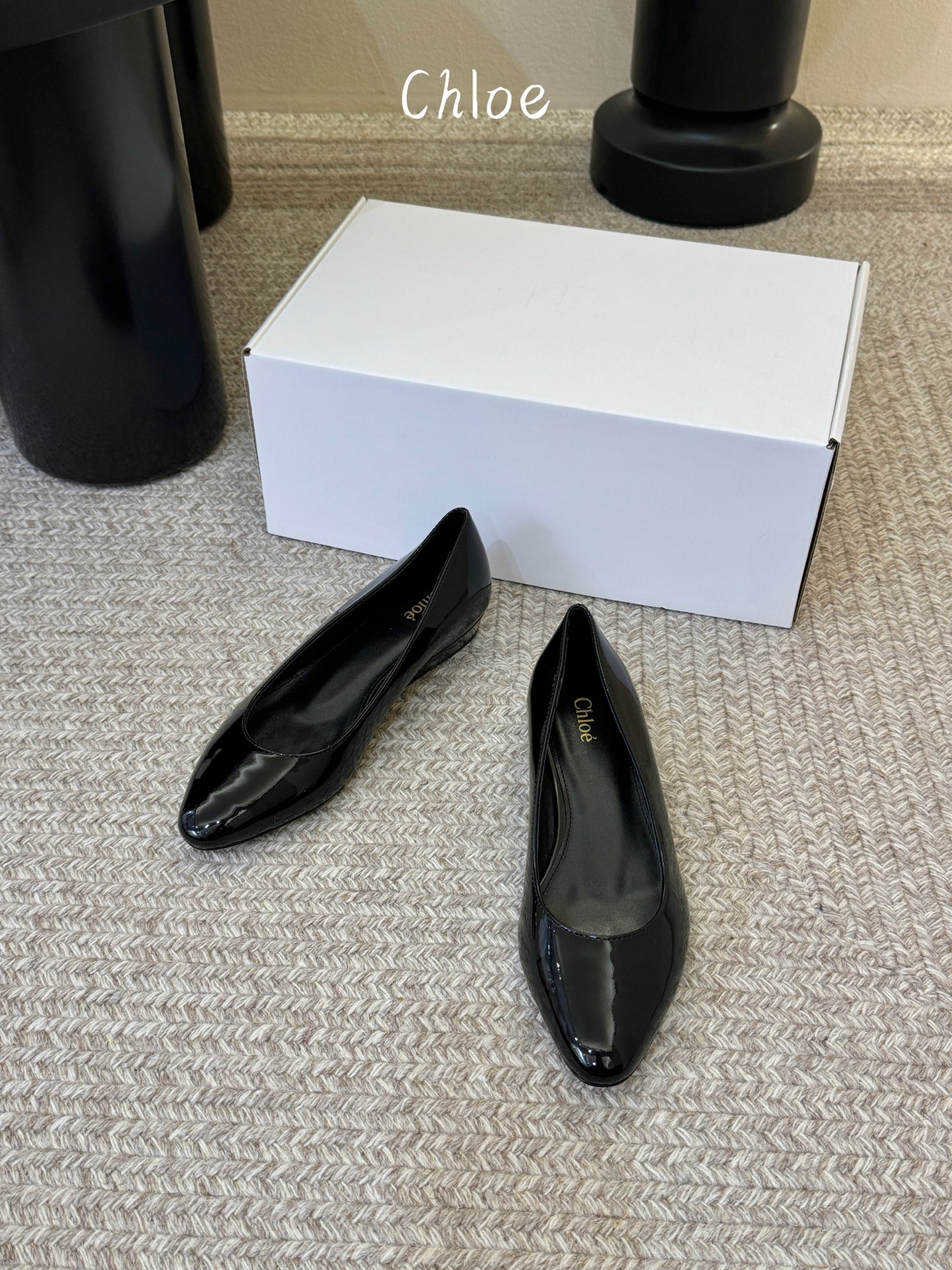 Chloe克洛伊•26春夏新品小坡跟单鞋！最新系列单鞋純手工製作的金屬logo裝飾獨特風格更顯品牌魅力小