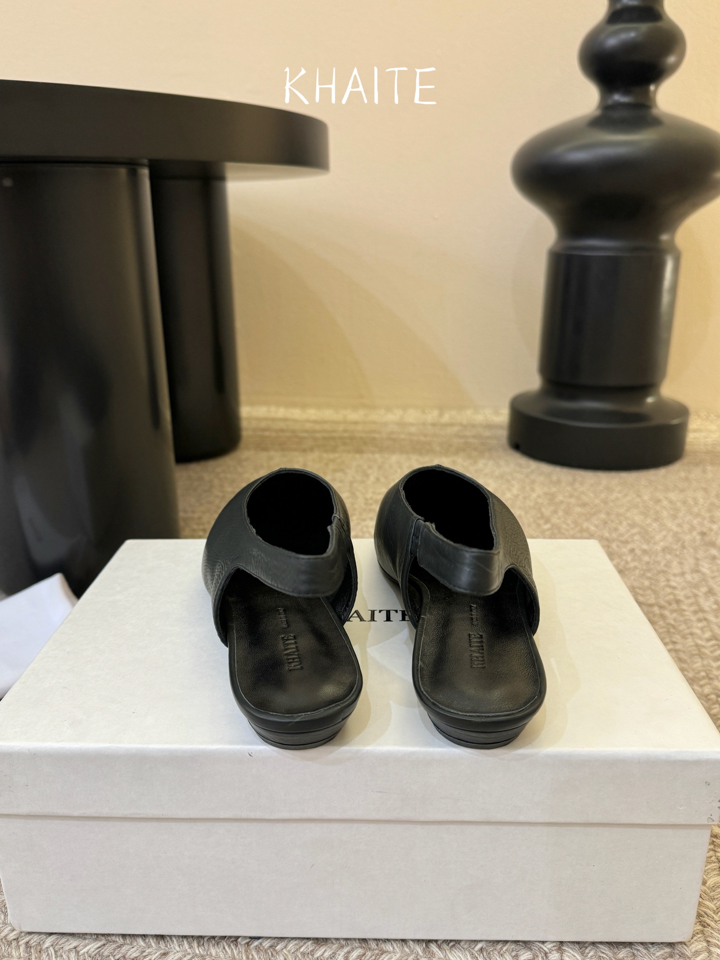 Khaite ✨𝟐𝟎𝟐6早春新款凉鞋❗️美鞋分享，本季最仙的凉鞋，自带高级时髦感，质感超强✔️穿上它做独