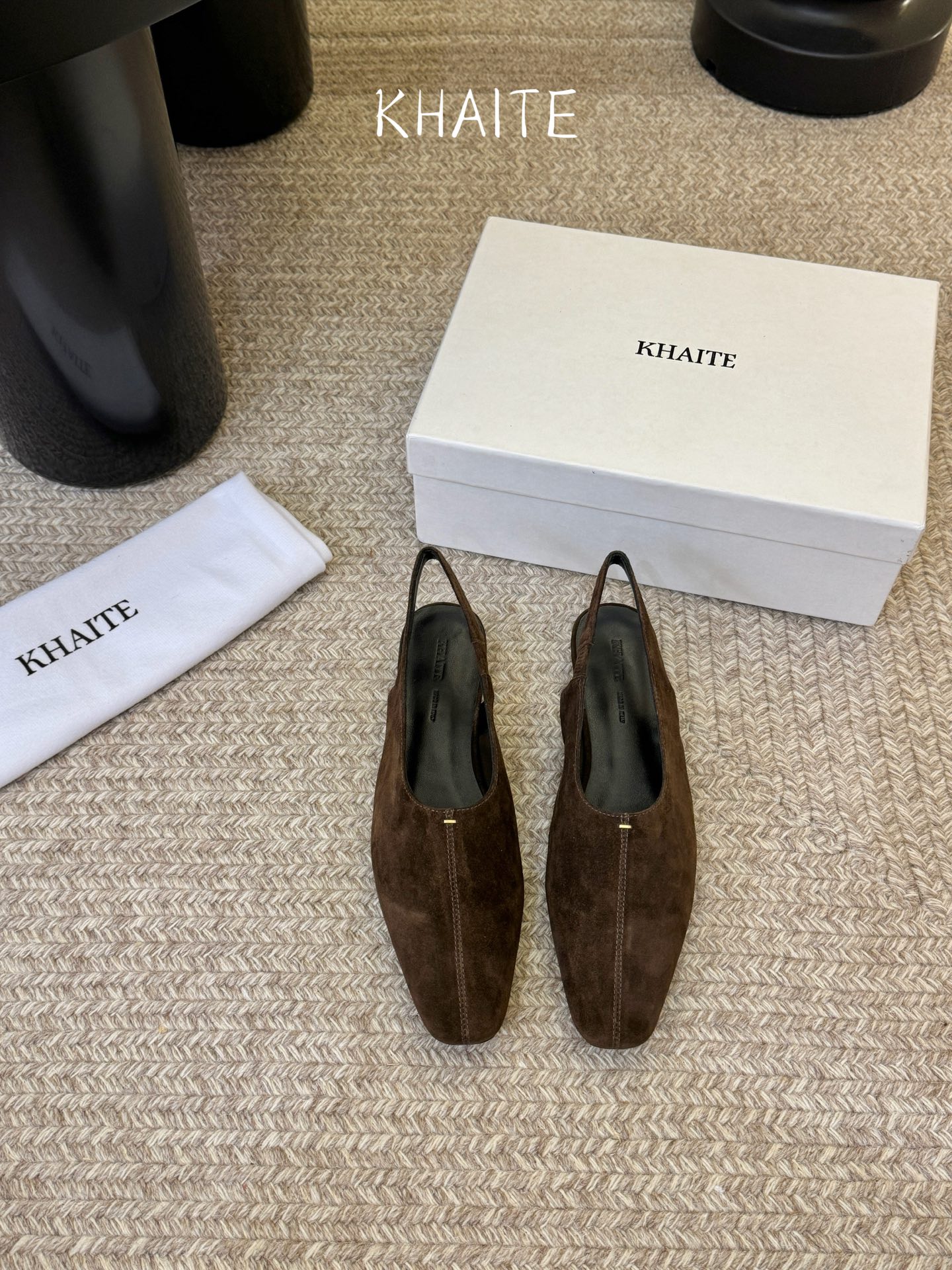 NO:725072,Khaite 6 new early spring sandals and beautiful shoes are shared. The most beautiful sandals this season, with a high-end fashion sense and super texture. Wear them to become a unique khaite girl. Matched sheepskin fabric, sheepskin lining, distressed genuine leather sole imported from Italy, code number 35-39# (40# custom-made, non-refundable), sandals, sandals, sheepskin19860909Khaite 6早春新款凉鞋美鞋分享,本季最仙的凉鞋,自带高级时髦感,质感超强穿上它做独具一格的khaite女孩,对版羊皮面料,羊皮内里,意大利进口做旧真皮底,码数35-39#（40#订做不退换）,凉鞋,sandals,sheepskin,Women's Shoes