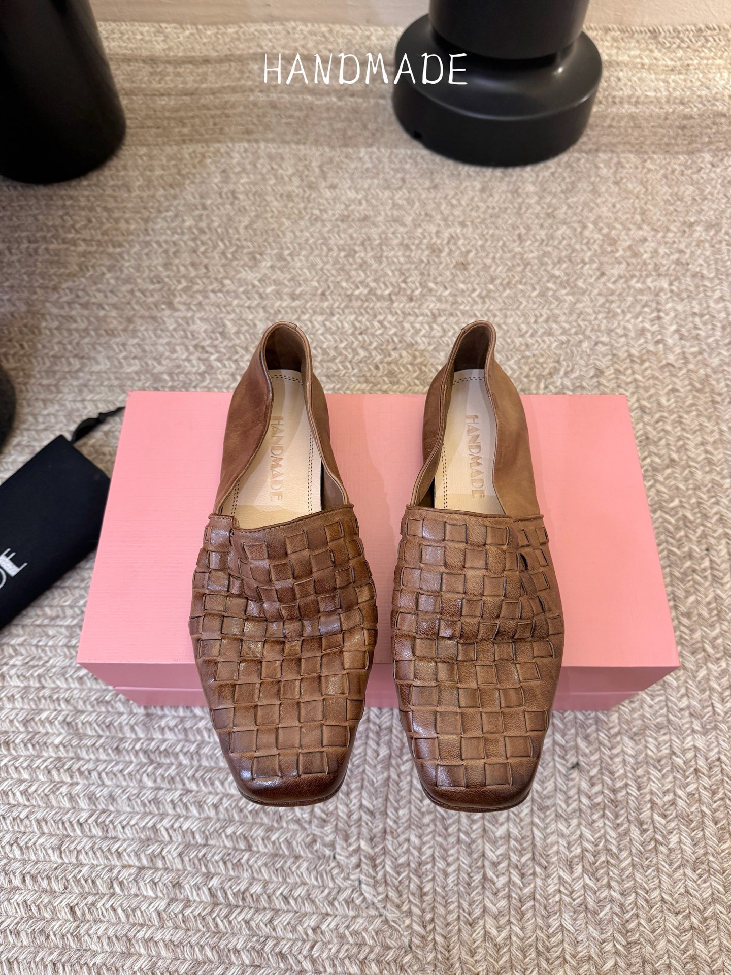 顶级 还有黑色HANDMADE独家新品最高版本买手代购1:1完美复刻 平底凉鞋单鞋原版开模真皮鞋底 原版