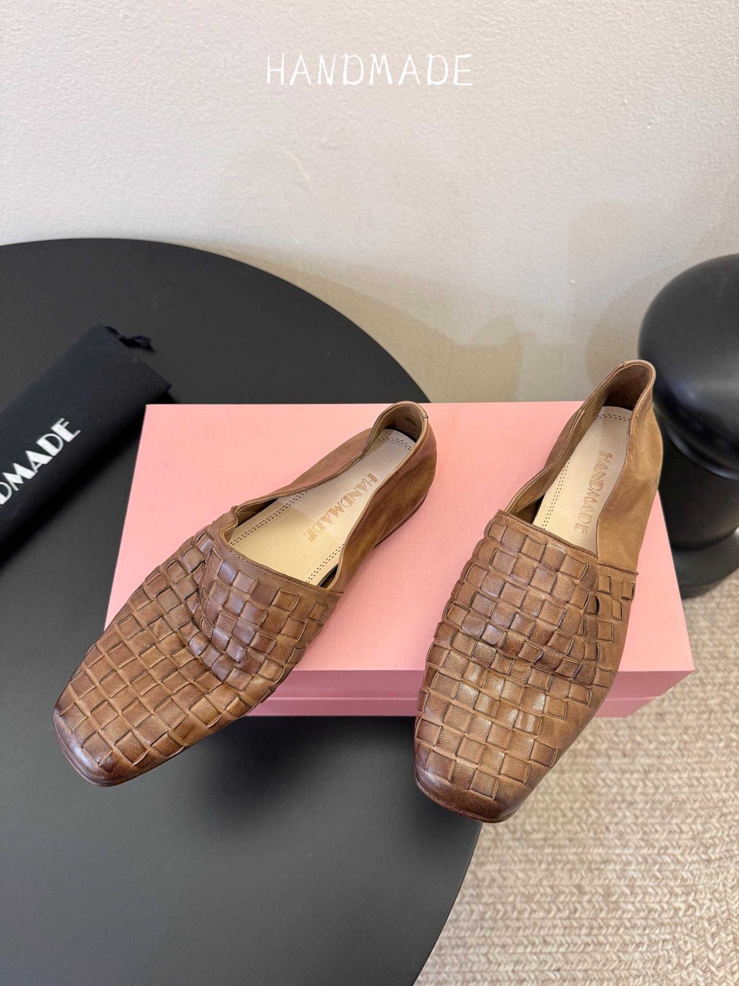 顶级 还有黑色HANDMADE独家新品最高版本买手代购1:1完美复刻 平底凉鞋单鞋原版开模真皮鞋底 原版