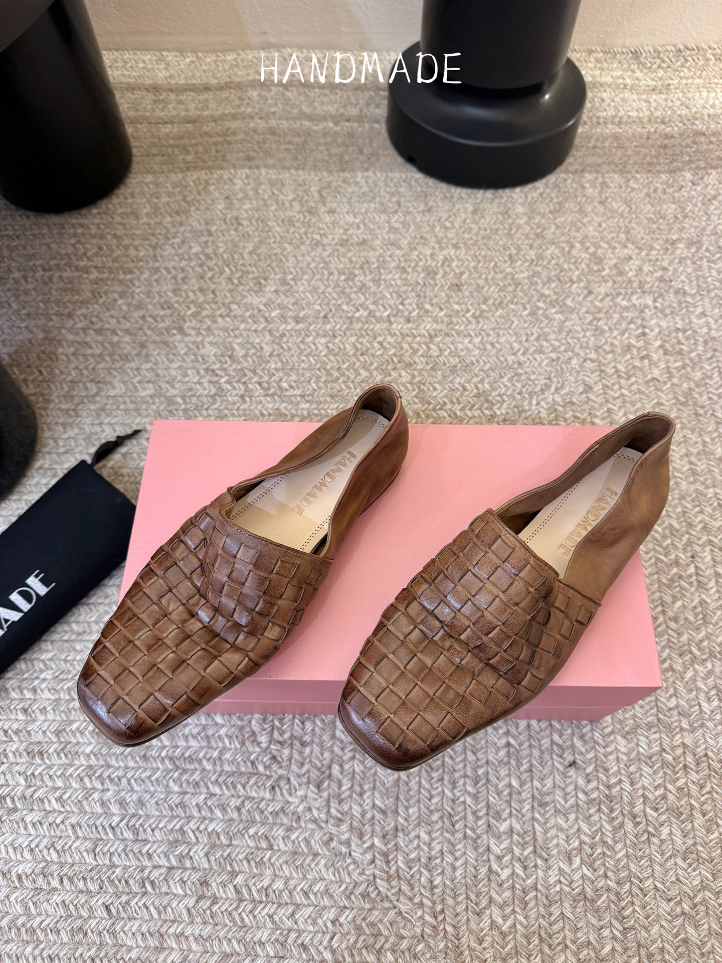 顶级 还有黑色HANDMADE独家新品最高版本买手代购1:1完美复刻 平底凉鞋单鞋原版开模真皮鞋底 原版