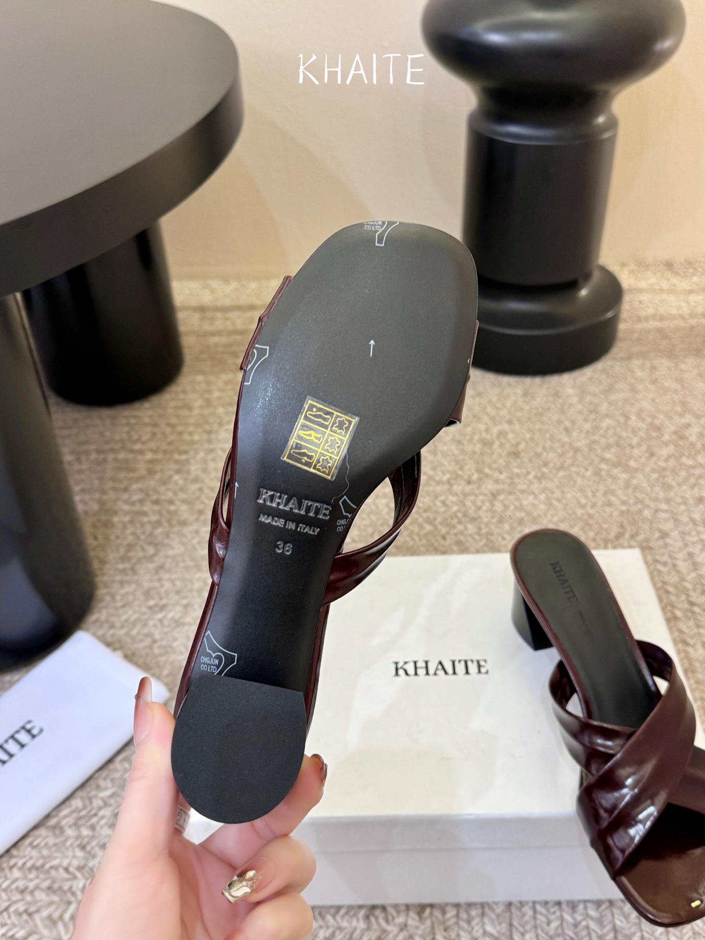 KHAite𝟐𝟎𝟐6𝐒𝐒 春夏新品凉拖本季单品超级有意思❗️全网都火爆了，上脚超nice😌今年时髦必备单