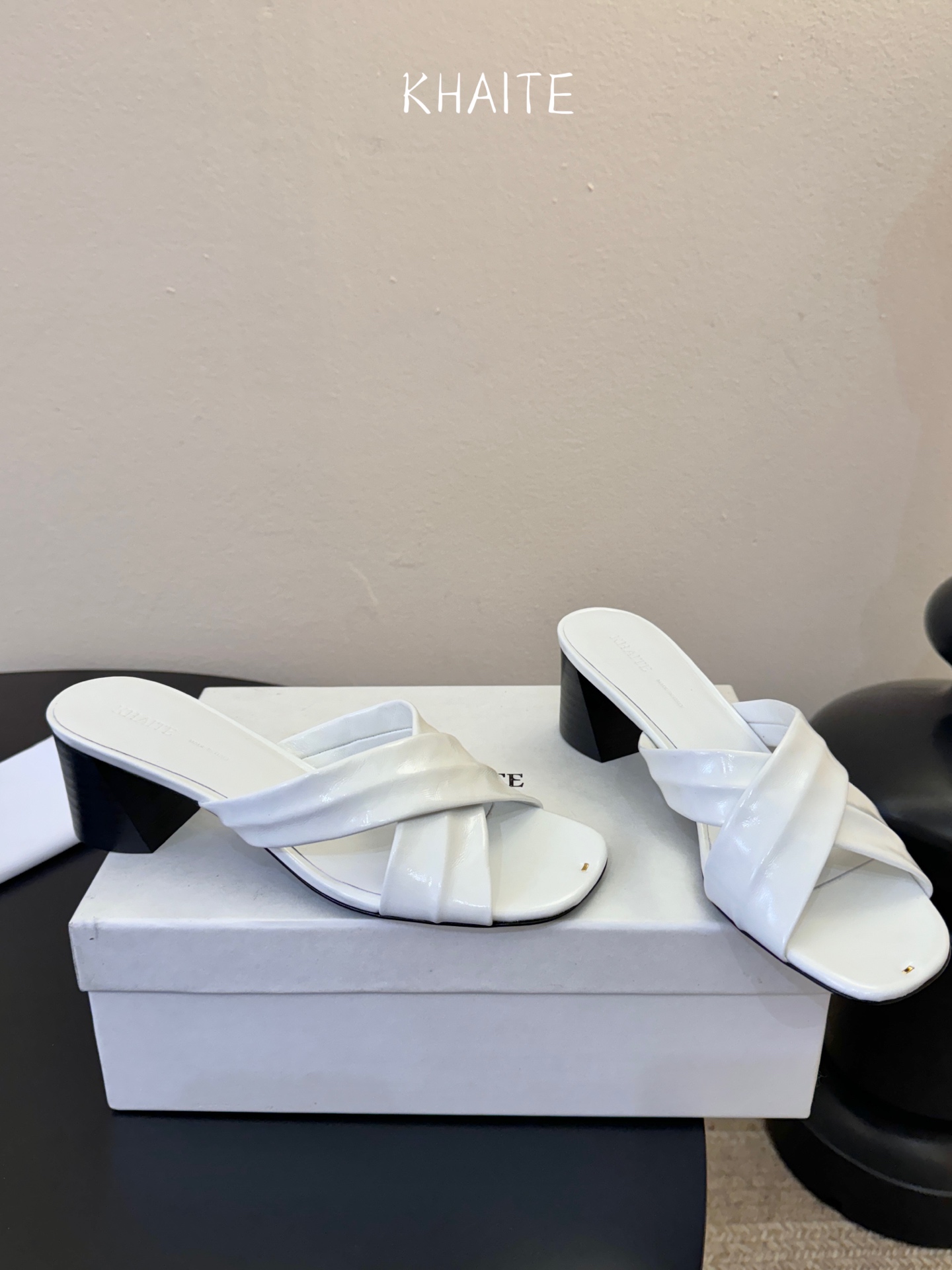 KHAite𝟐𝟎𝟐6𝐒𝐒 春夏新品凉拖本季单品超级有意思❗️全网都火爆了，上脚超nice😌今年时髦必备单