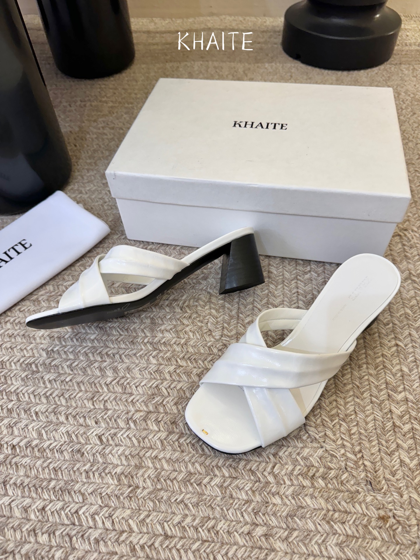 KHAite𝟐𝟎𝟐6𝐒𝐒 春夏新品凉拖本季单品超级有意思❗️全网都火爆了，上脚超nice😌今年时髦必备单