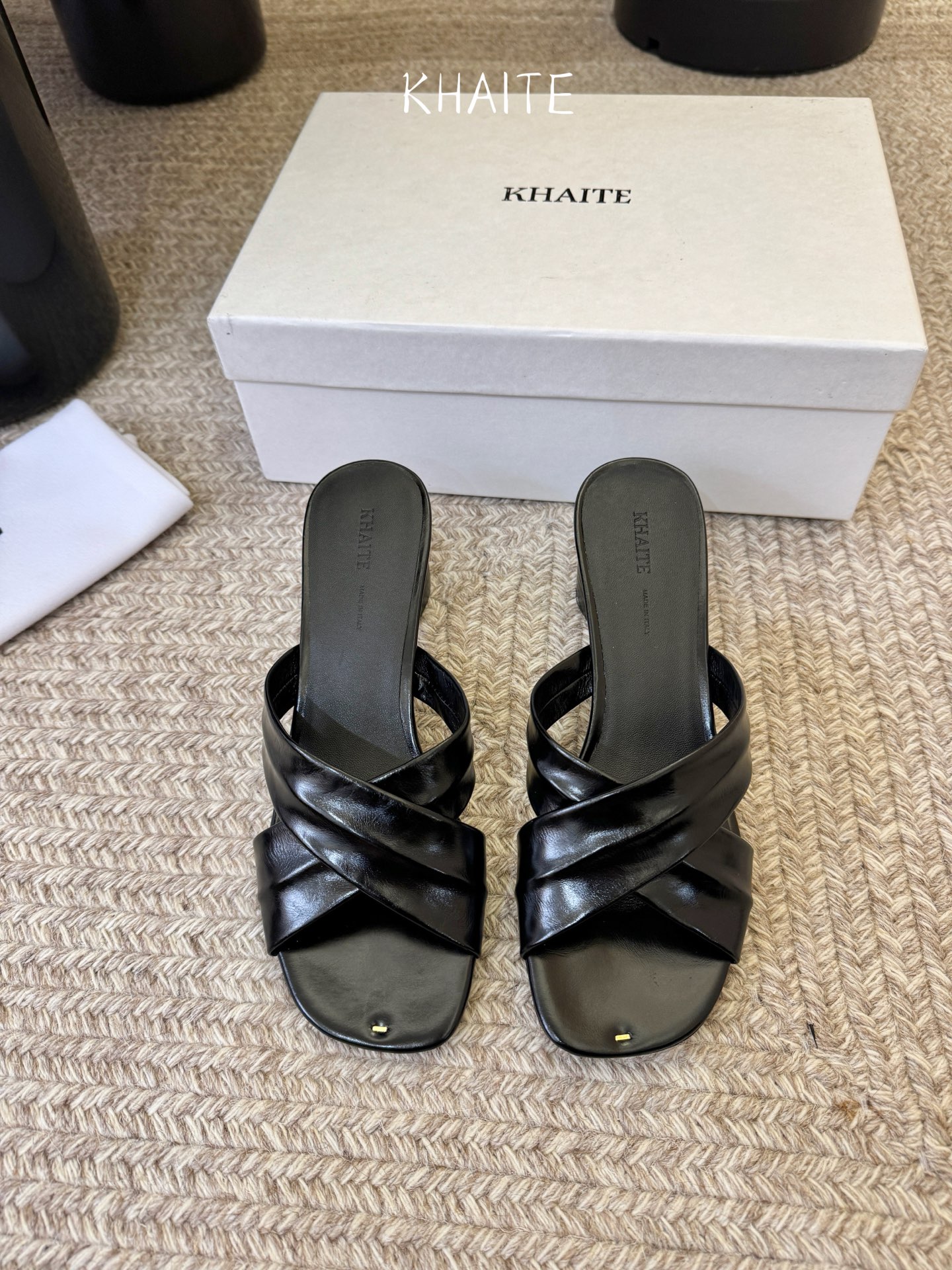 KHAite𝟐𝟎𝟐6𝐒𝐒 春夏新品凉拖本季单品超级有意思❗️全网都火爆了，上脚超nice😌今年时髦必备单