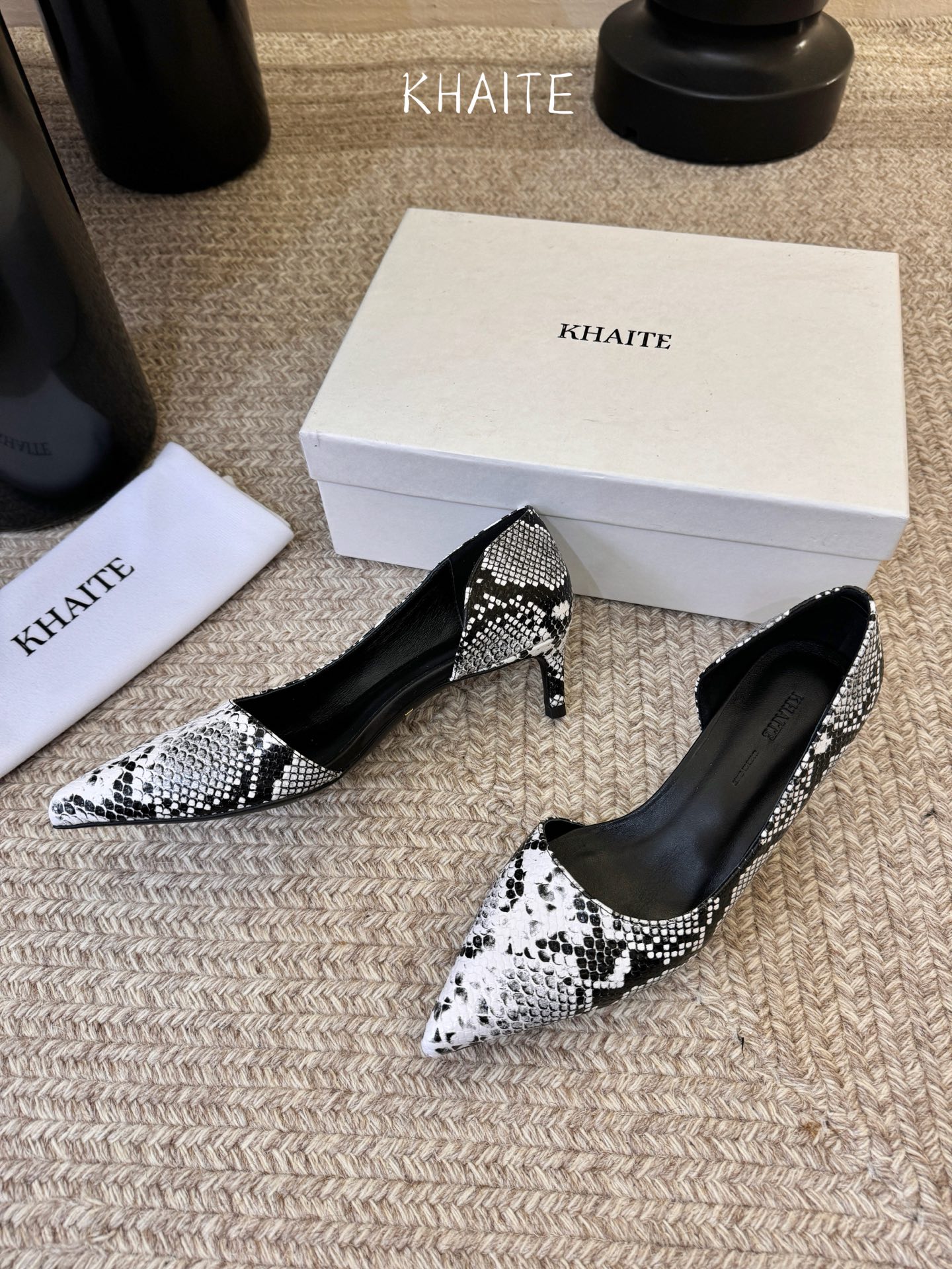 KHAite𝟐𝟎𝟐6𝐒𝐒 春夏新品凉鞋本季单品超级有意思❗️全网都火爆了，上脚超nice😌今年时髦必备单