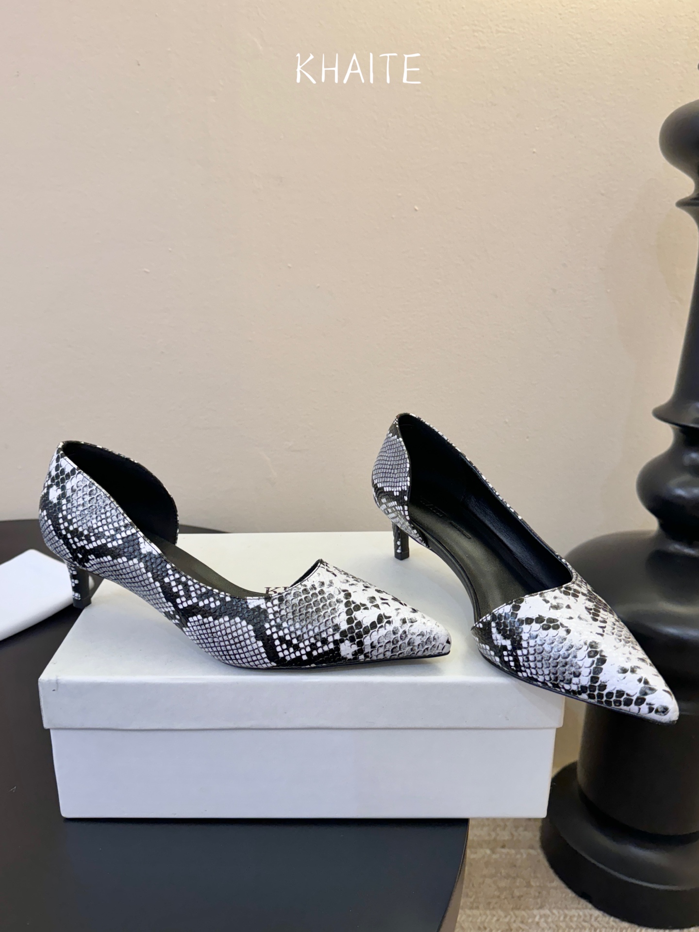 KHAite𝟐𝟎𝟐6𝐒𝐒 春夏新品凉鞋本季单品超级有意思❗️全网都火爆了，上脚超nice😌今年时髦必备单