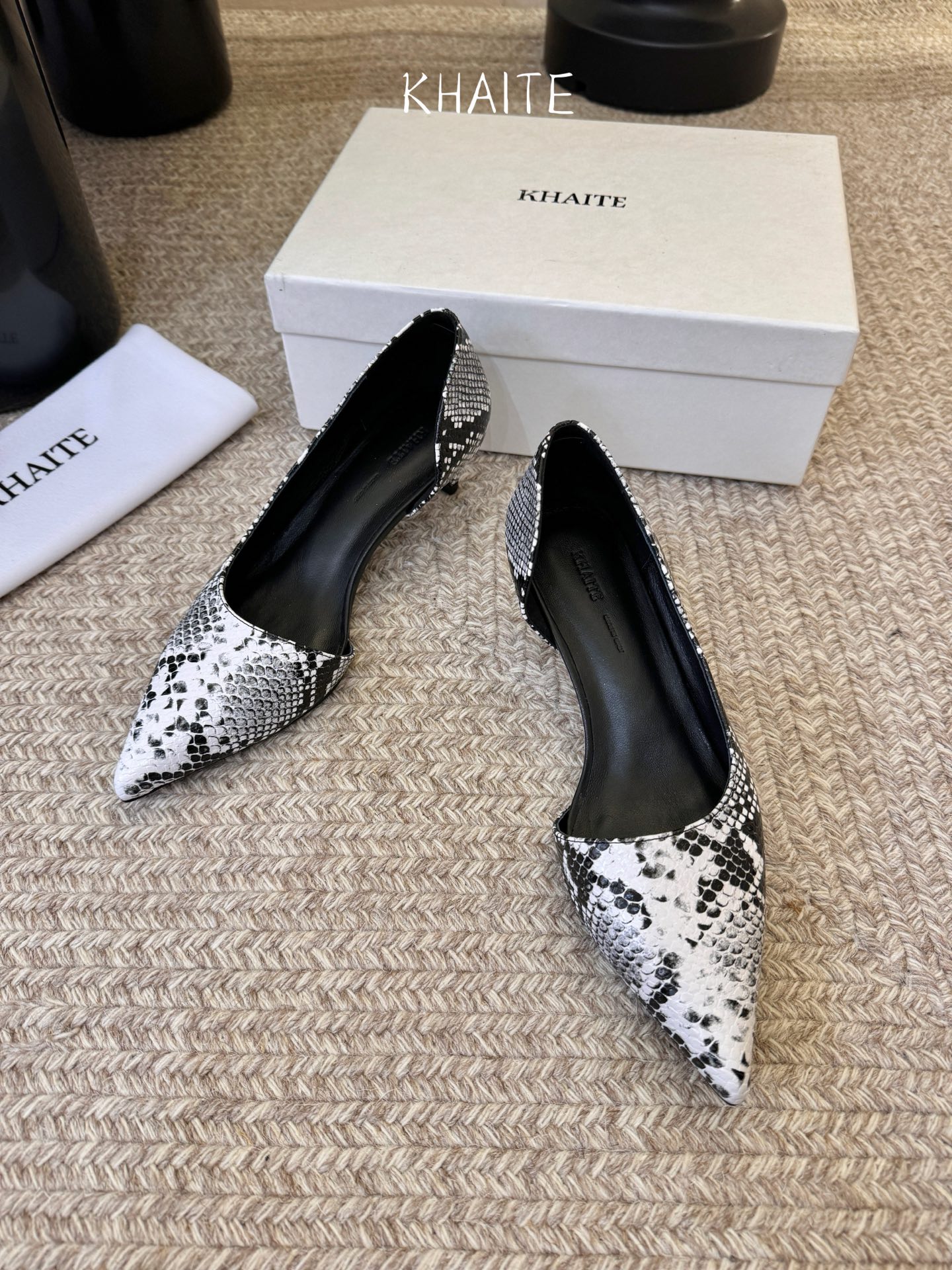 KHAite𝟐𝟎𝟐6𝐒𝐒 春夏新品凉鞋本季单品超级有意思❗️全网都火爆了，上脚超nice😌今年时髦必备单