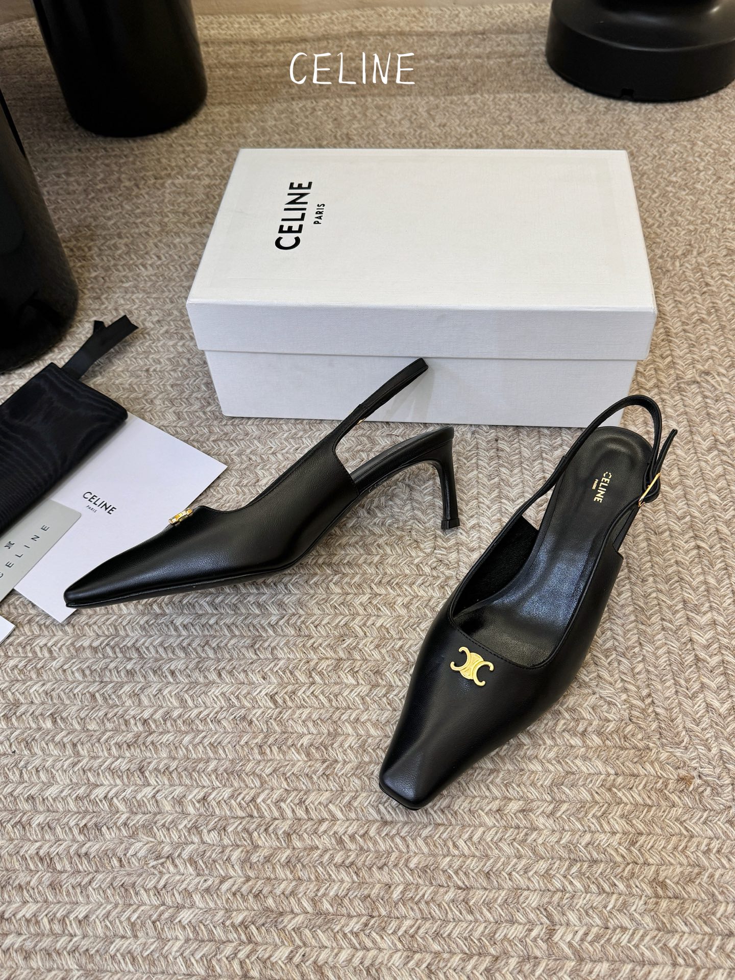 CELINE思琳2026春夏最新凯旋门走秀款 时装鞋 超多网红时尚博主种草 高级感舒适，配女神们的半身裙