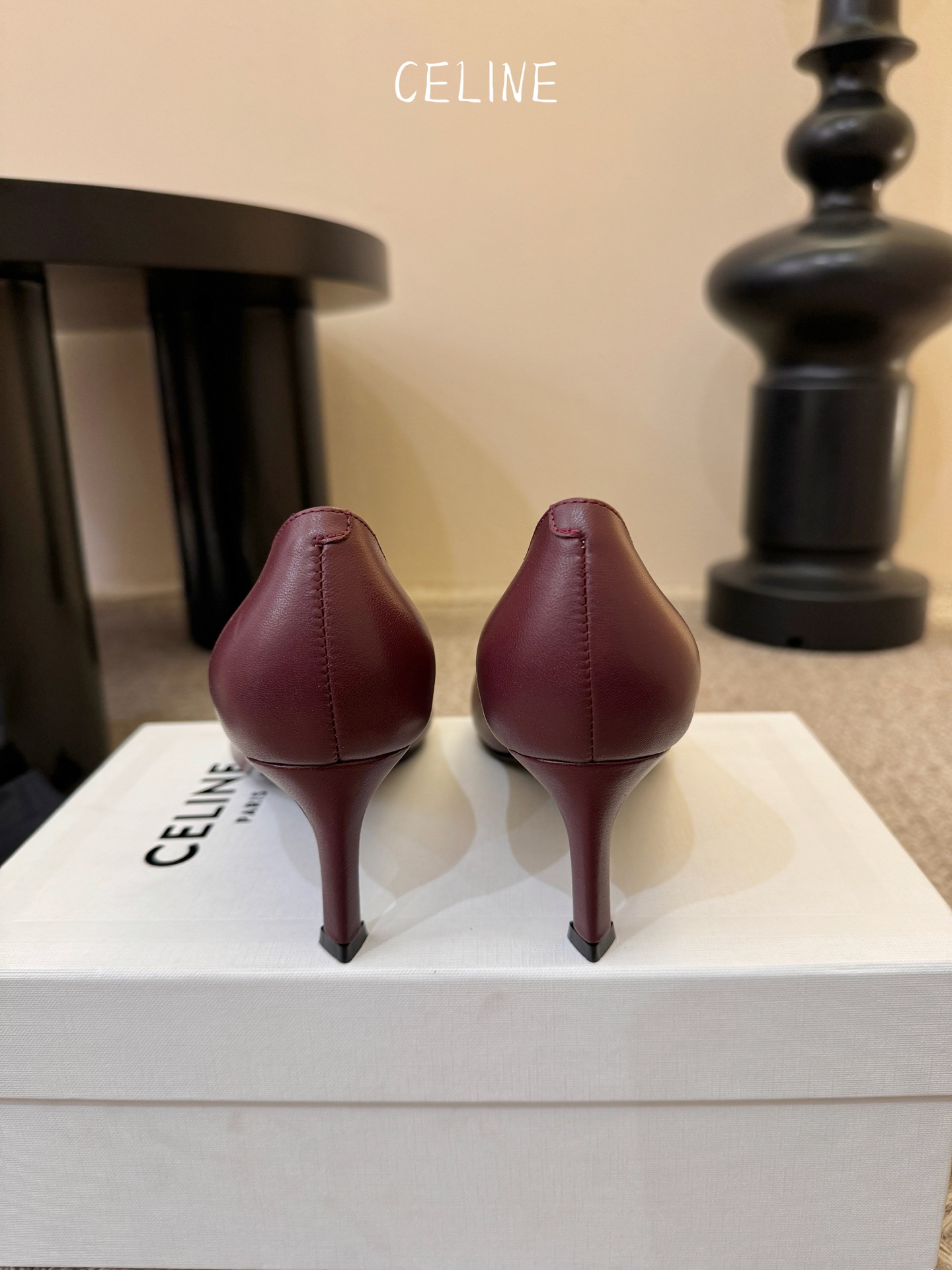 CELINE思琳2026春夏最新凯旋门走秀款 时装鞋 超多网红时尚博主种草 高级感舒适，配女神们的半身裙