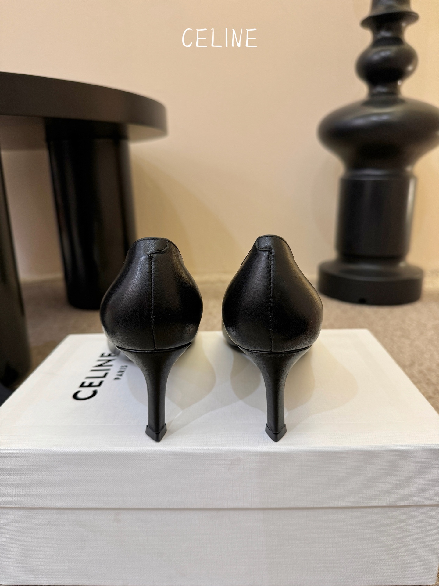 CELINE思琳2026春夏最新凯旋门走秀款 时装鞋 超多网红时尚博主种草 高级感舒适，配女神们的半身裙