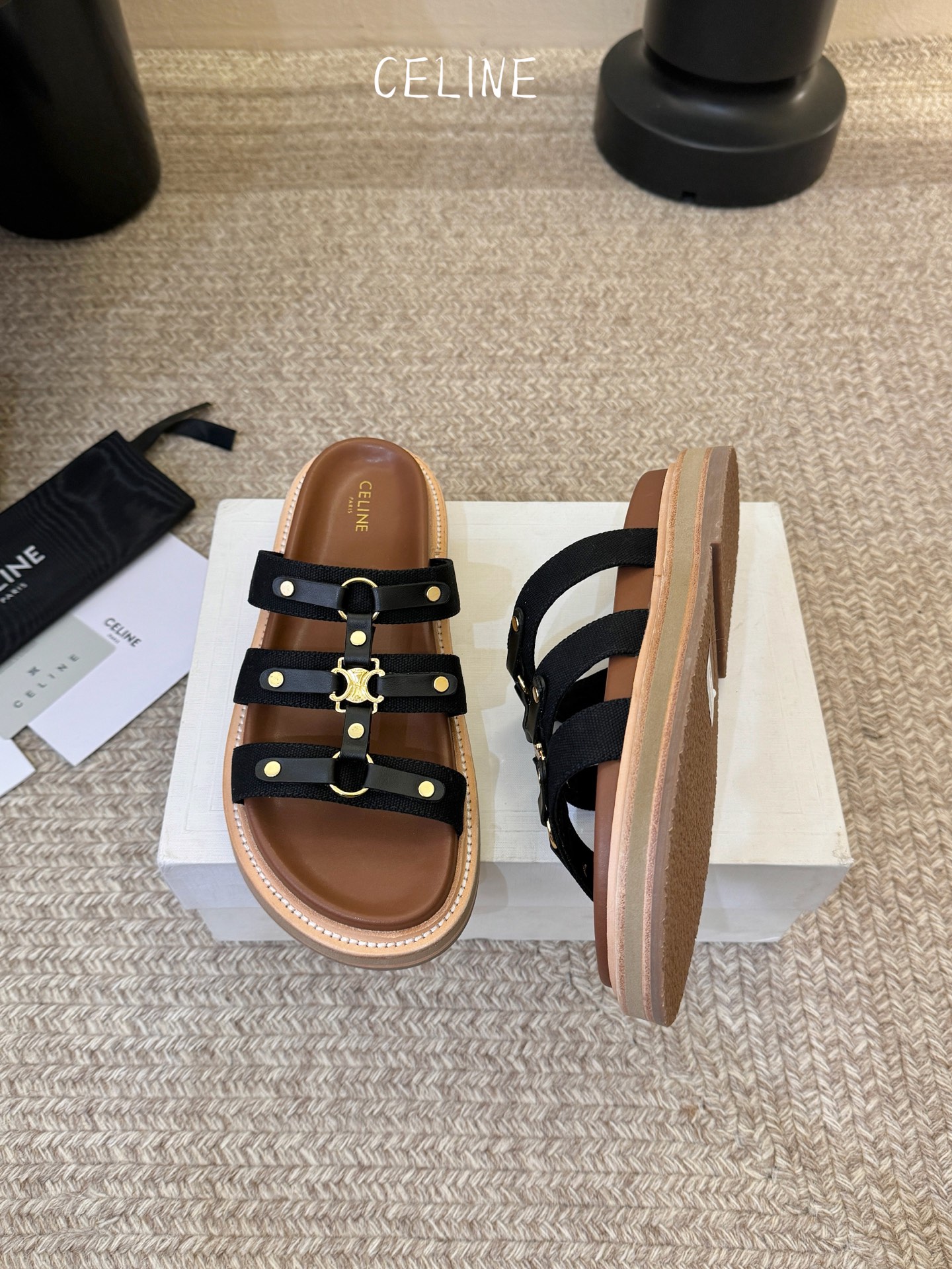 CELINE塞琳 春夏新款凯旋门英伦风平底微标凉鞋拖鞋🔝简约大气时髦👍耐看不过时😍是时尚圈永不退潮的经典