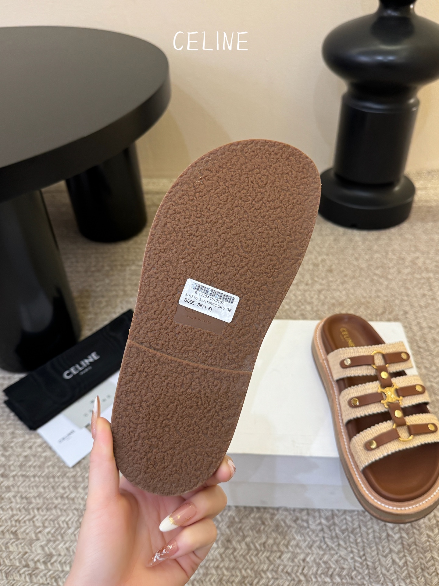 CELINE塞琳 春夏新款凯旋门英伦风平底微标凉鞋拖鞋🔝简约大气时髦👍耐看不过时😍是时尚圈永不退潮的经典