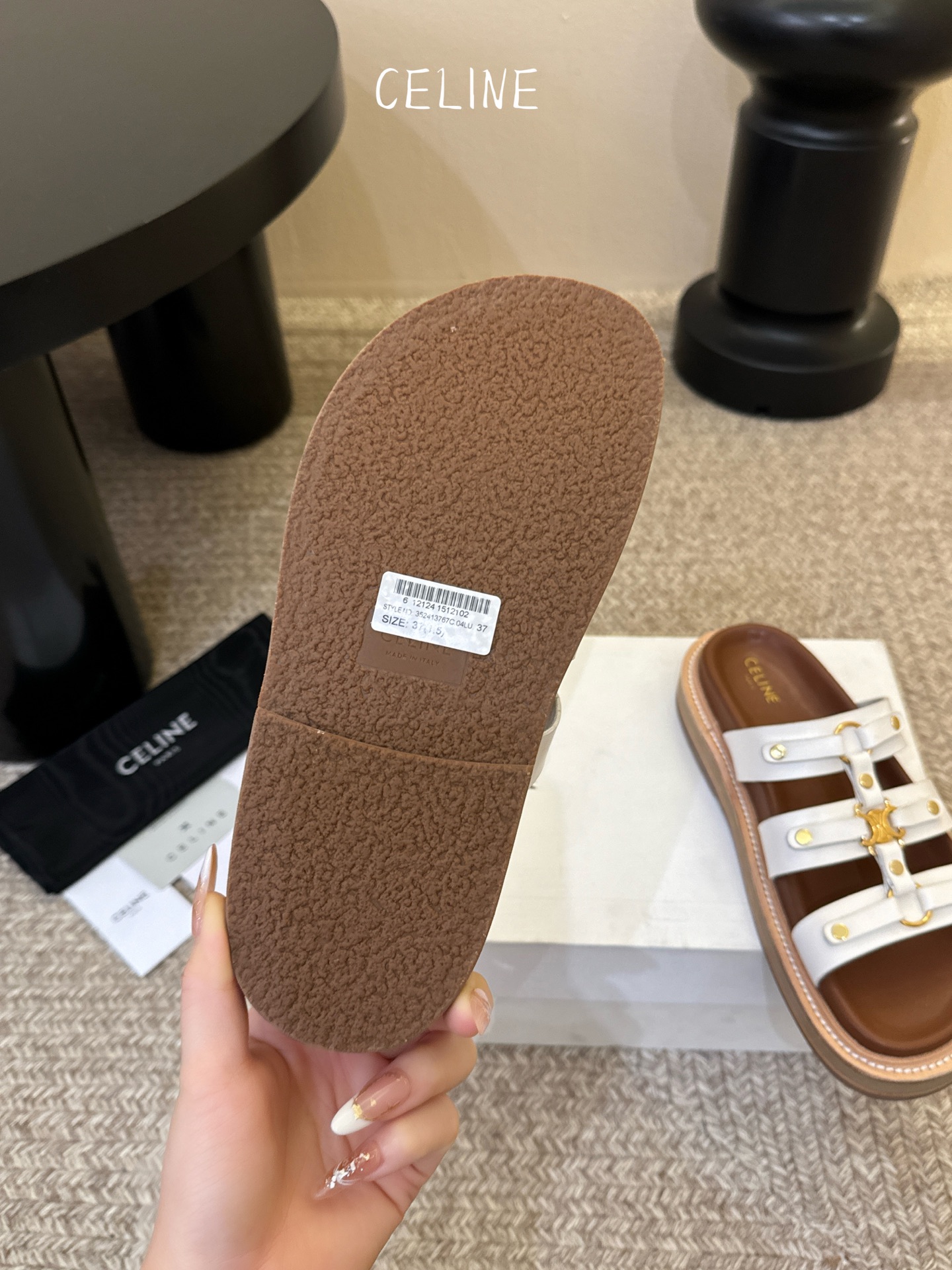 CELINE塞琳 春夏新款凯旋门英伦风平底微标凉鞋拖鞋🔝简约大气时髦👍耐看不过时😍是时尚圈永不退潮的经典