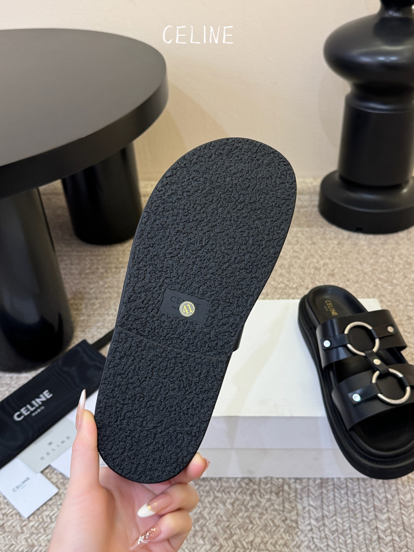 CELINE塞琳 春夏新款凯旋门英伦风平底微标凉鞋拖鞋🔝简约大气时髦👍耐看不过时😍是时尚圈永不退潮的经典