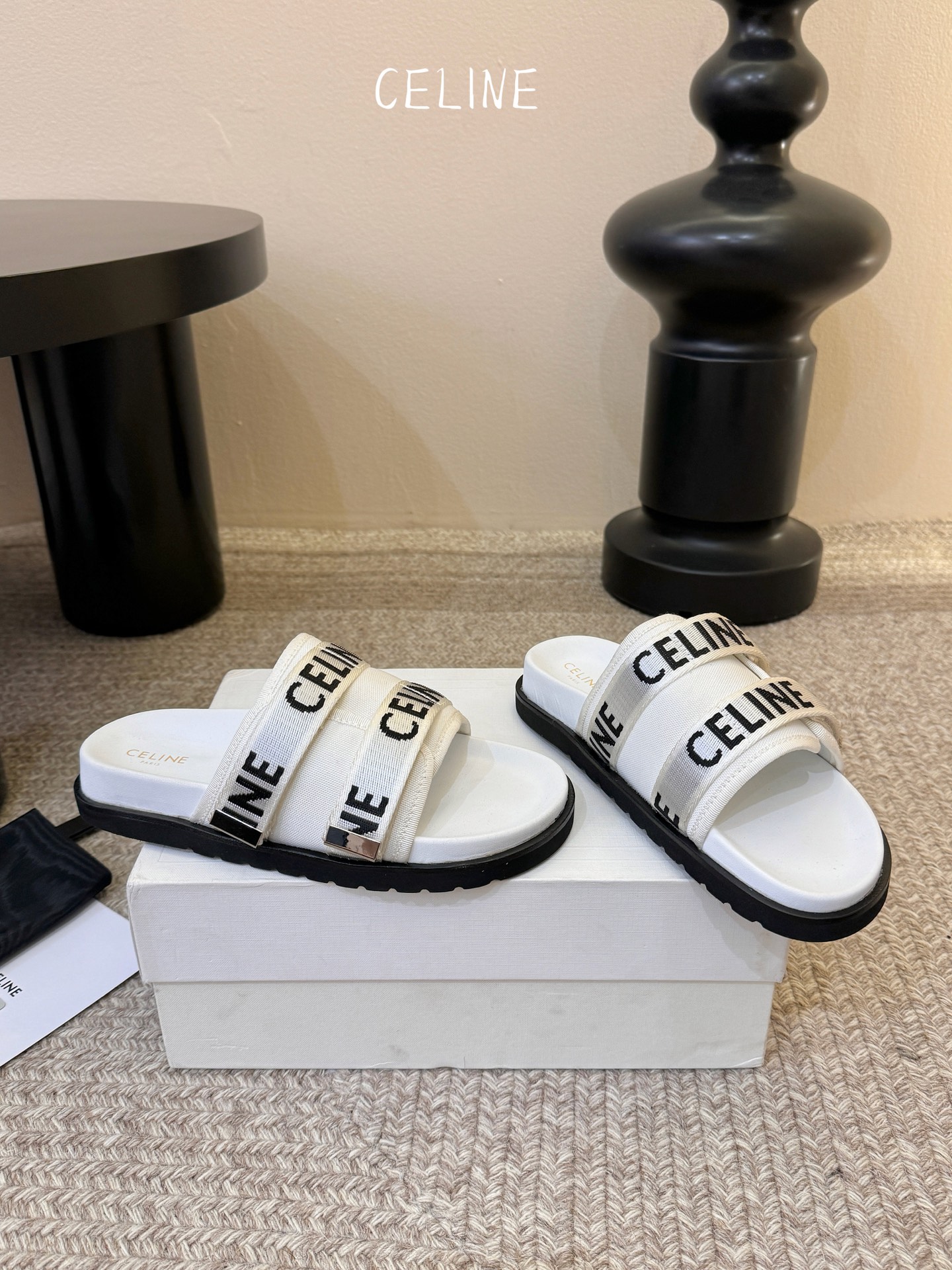 【CELINE·思琳】赛琳TIPPI系列升级款代工级别春夏新品法国凯旋门复古罗马凉鞋拖鞋，平底穆勒鞋宽大