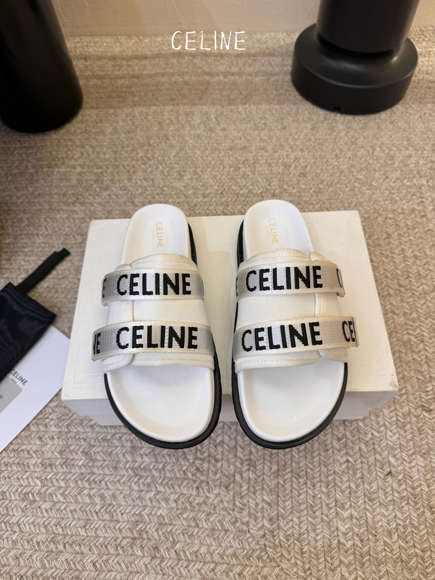 【CELINE·思琳】赛琳TIPPI系列升级款代工级别春夏新品法国凯旋门复古罗马凉鞋拖鞋，平底穆勒鞋宽大