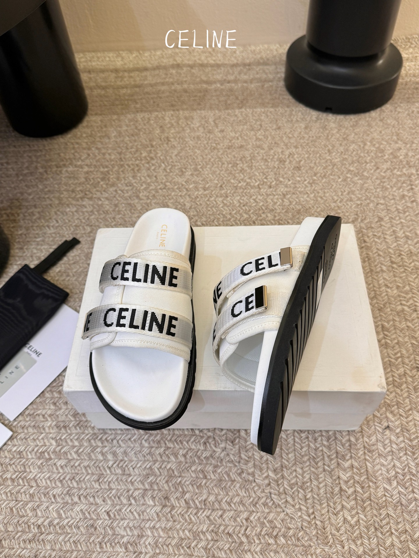 【CELINE·思琳】赛琳TIPPI系列升级款代工级别春夏新品法国凯旋门复古罗马凉鞋拖鞋，平底穆勒鞋宽大