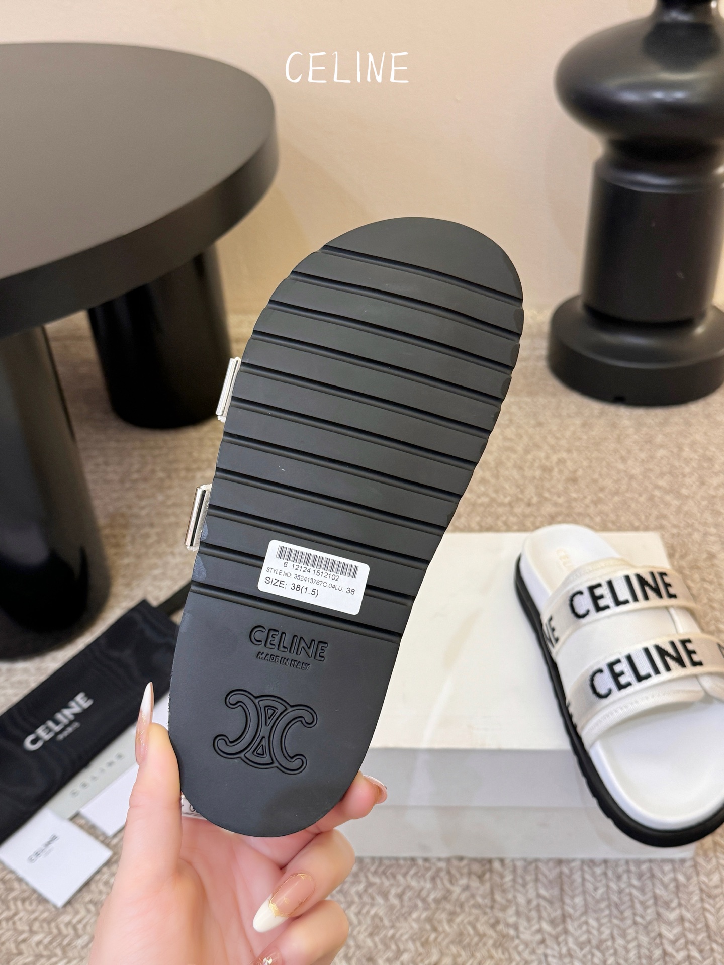【CELINE·思琳】赛琳TIPPI系列升级款代工级别春夏新品法国凯旋门复古罗马凉鞋拖鞋，平底穆勒鞋宽大