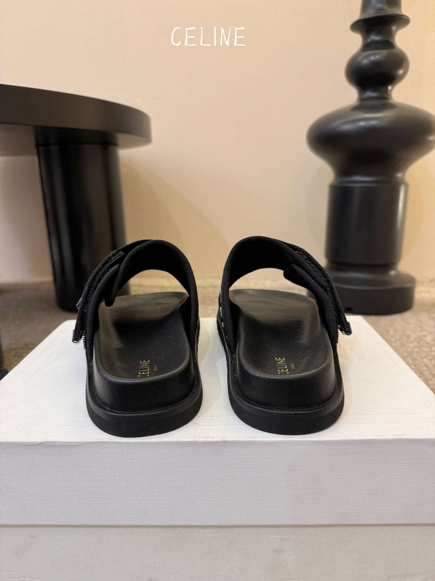 【CELINE·思琳】赛琳TIPPI系列升级款代工级别春夏新品法国凯旋门复古罗马凉鞋拖鞋，平底穆勒鞋宽大