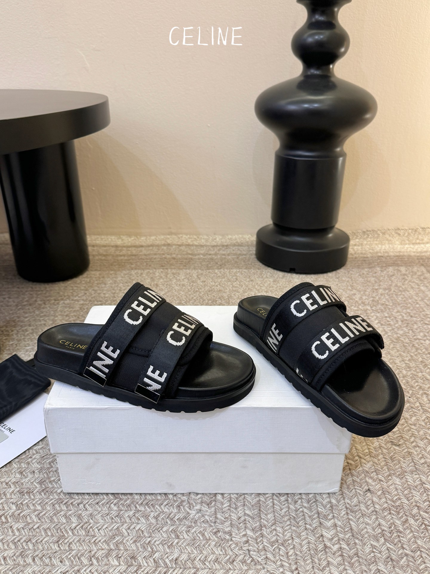 【CELINE·思琳】赛琳TIPPI系列升级款代工级别春夏新品法国凯旋门复古罗马凉鞋拖鞋，平底穆勒鞋宽大