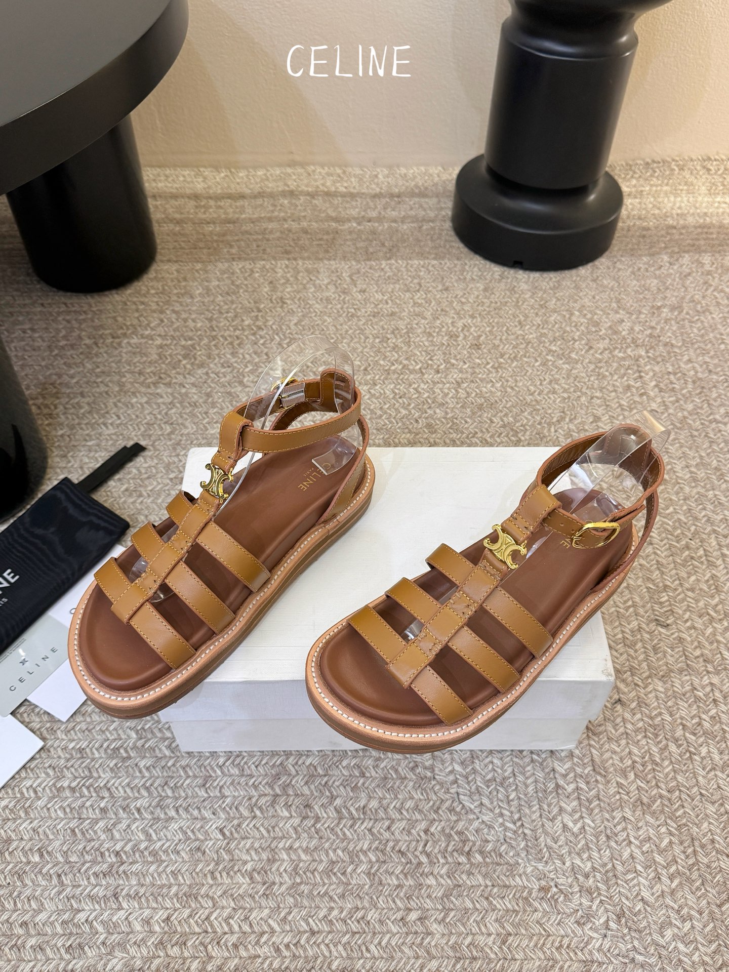 【CE*INE】*琳代级别 春夏新品凯旋门复古罗马凉鞋拖鞋 进出专柜无压力，重工版，拒绝一眼假low货 