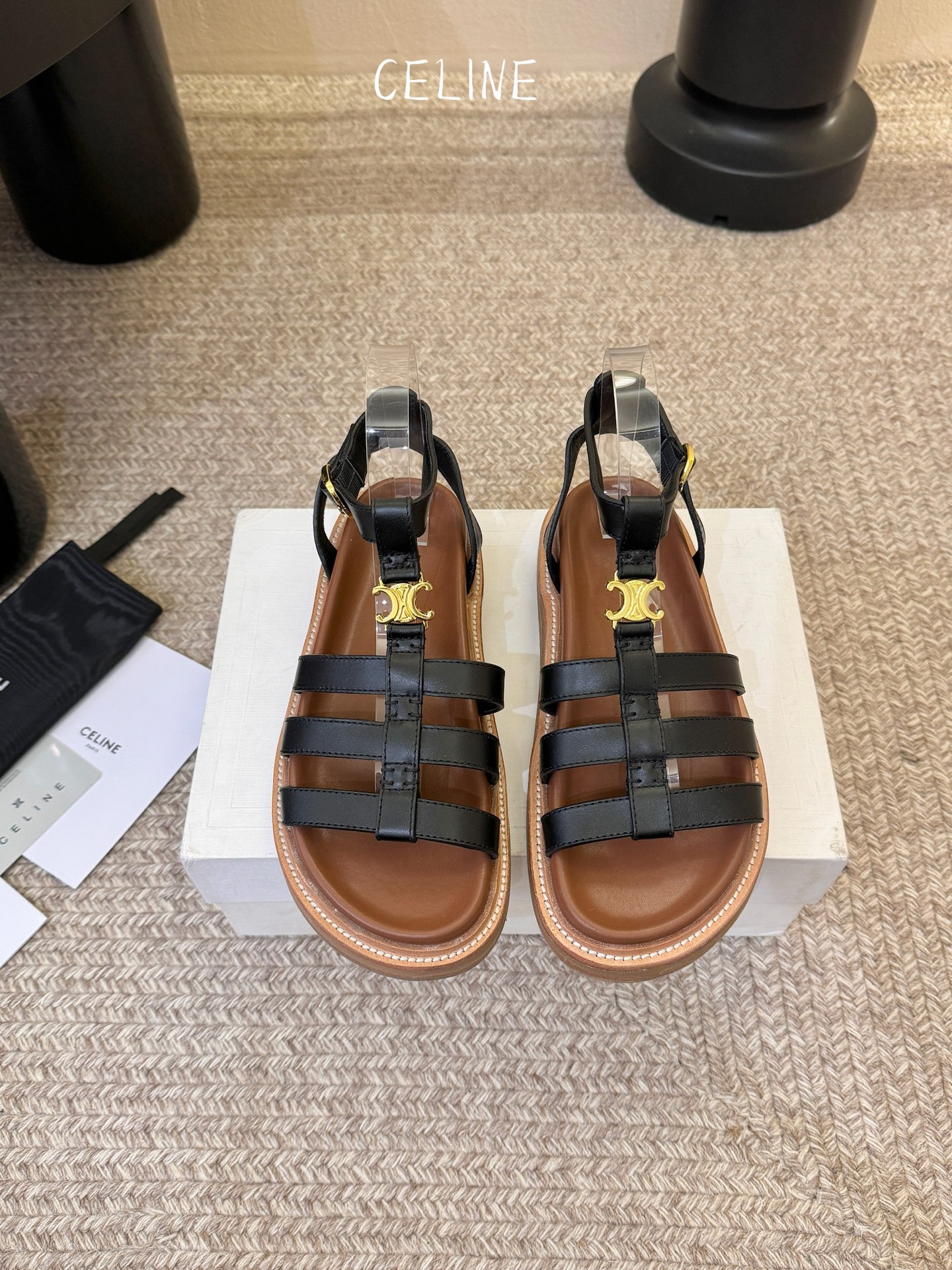 NO:747273,[CE*INE] *Lindai level new spring and summer Arc de Triomphe retro Roman sandals and slippers, no pressure in and out of the counter, heavy-duty version, refuse to look at fake low-quality goods. Original last shape, debugged N times, this shoe is absolutely Vintage retro style. Upper material: imported cowhide, genuine leather midsole edge, original full set of packaging, shoe size 35-40 (40 41 custom-made, non-refundable), sandals, sandals, slippers, cowhide19860909【CE*INE】*琳代级别 春夏新品凯旋门复古罗马凉鞋拖鞋 进出专柜无压力,重工版,拒绝一眼假low货 原版楦型,调试N次、这款上脚绝对Vintage复古风味十足  鞋面材质头层进口牛皮 真皮中底沿条原版全套包装 鞋码35-40(40 41定做不退换),凉鞋,sandals,slippers,cowhide,Women's Shoes