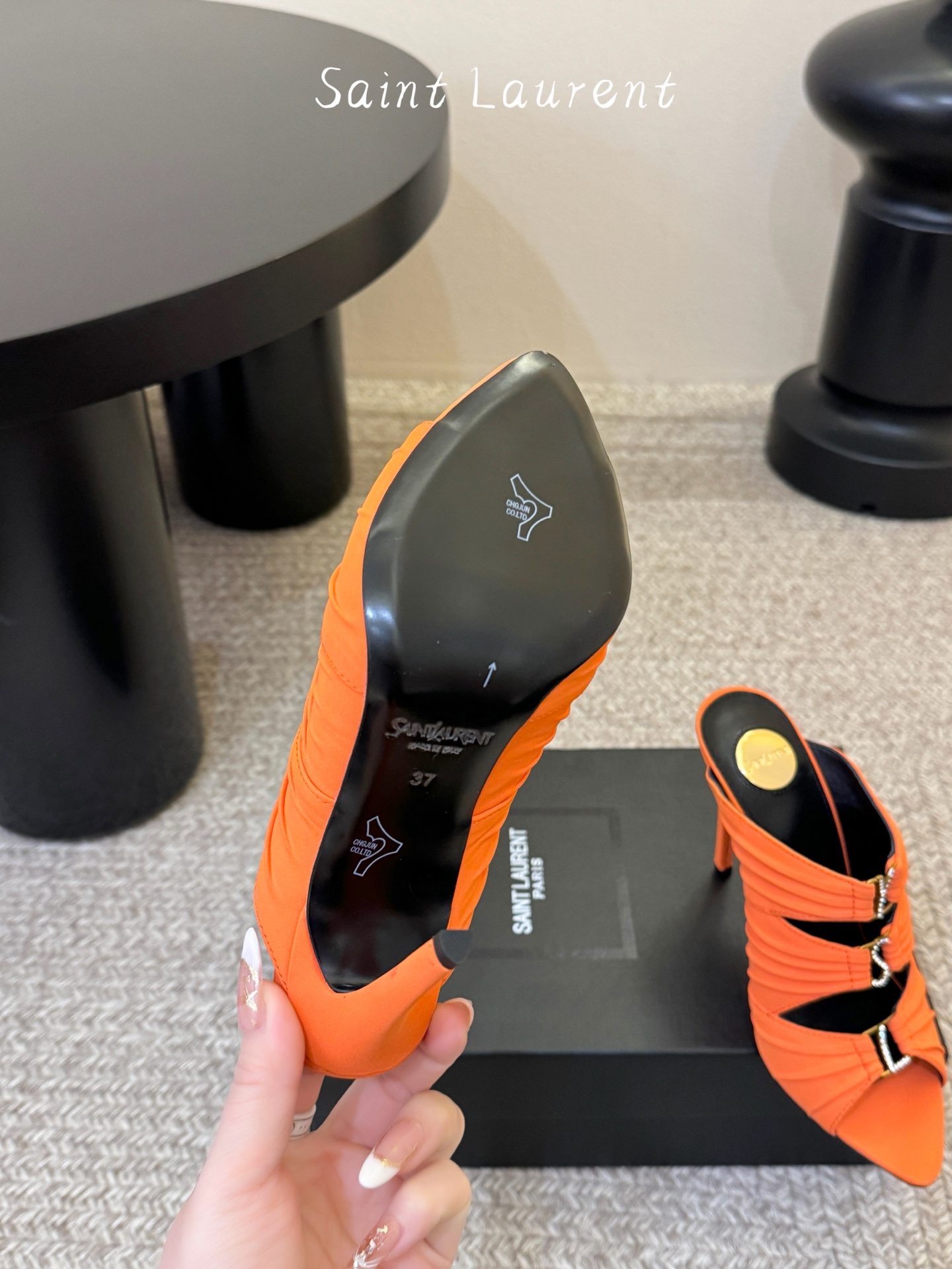 圣罗兰Saint Lauren* ss新YSL Logo高跟鞋拖Ysl走秀款高跟鞋 各种小裙子搭配起来 