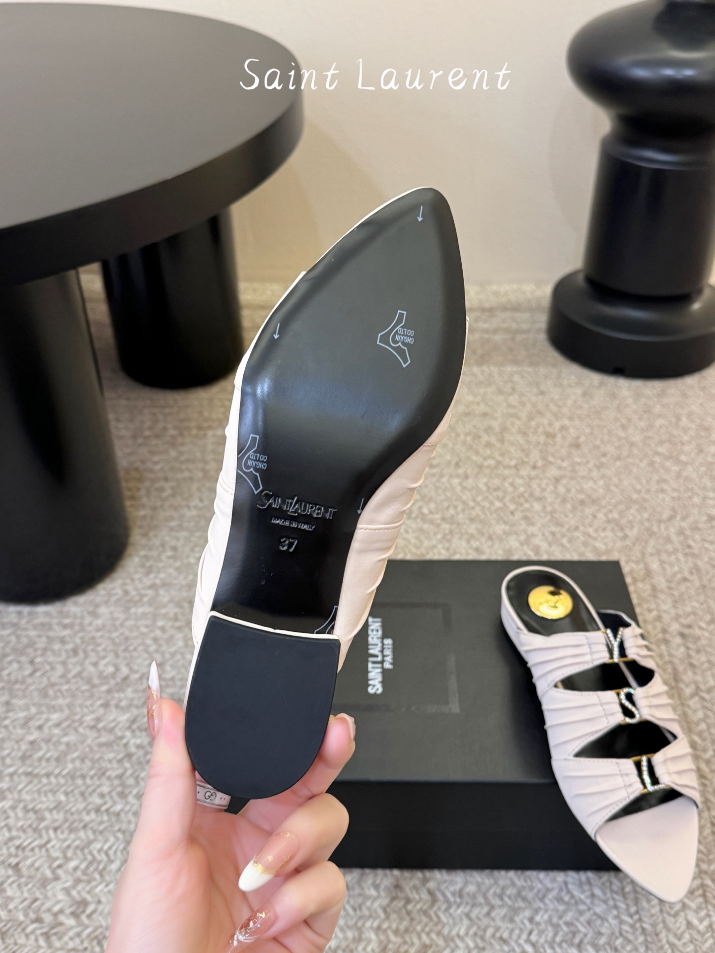 圣罗兰Saint Lauren* ss新YSL Logo高跟鞋拖Ysl走秀款高跟鞋 各种小裙子搭配起来 