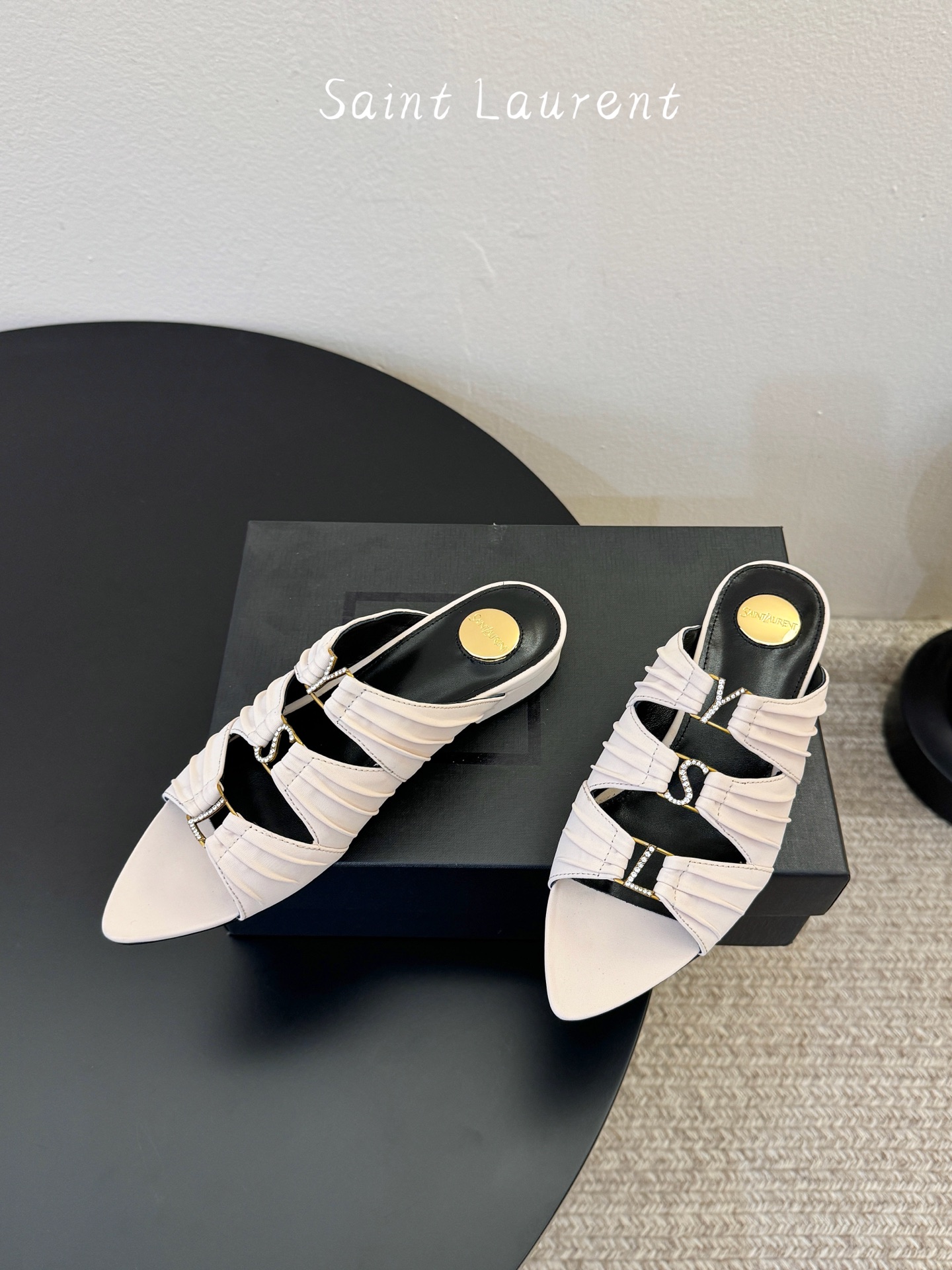 圣罗兰Saint Lauren* ss新YSL Logo高跟鞋拖Ysl走秀款高跟鞋 各种小裙子搭配起来 